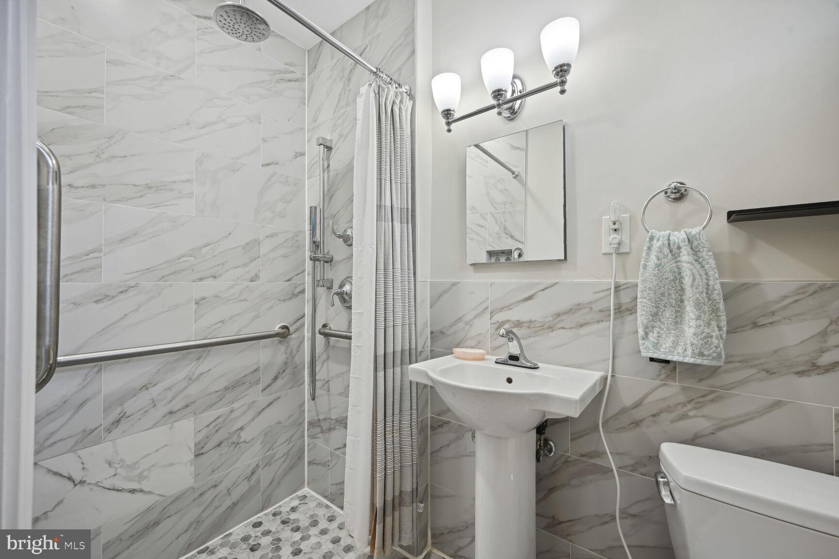 4353 Verplanck Pl NW