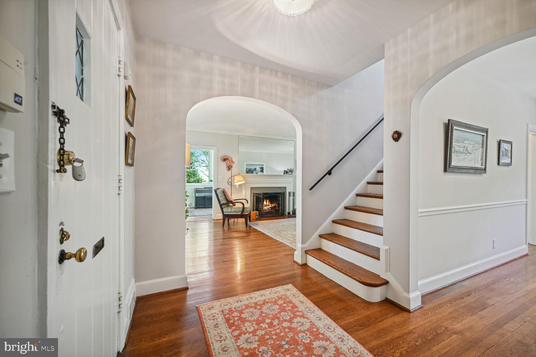 4353 Verplanck Pl NW