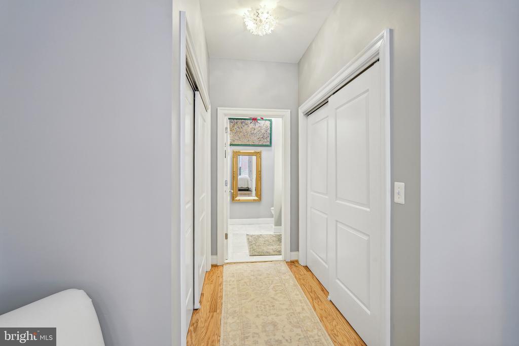 1210 R St NW #212
