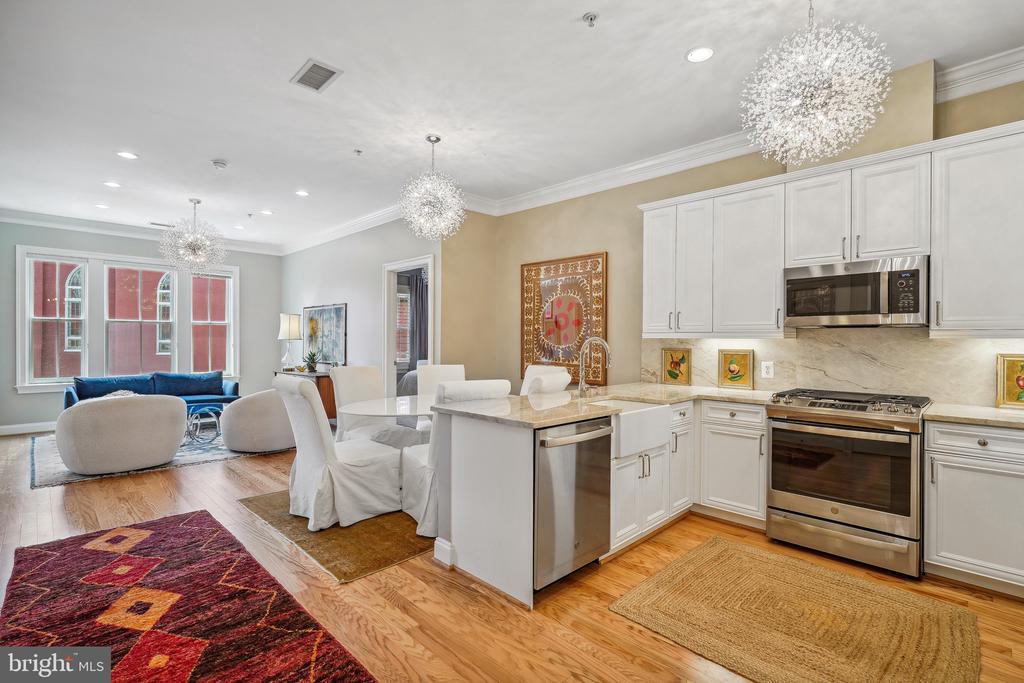 1210 R St NW #212