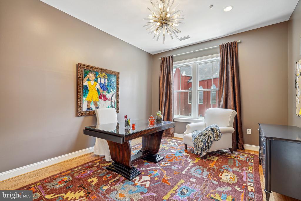 1210 R St NW #212