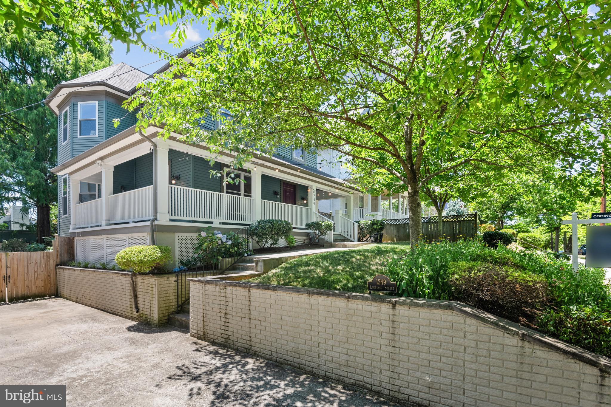 1249 Lawrence St NE