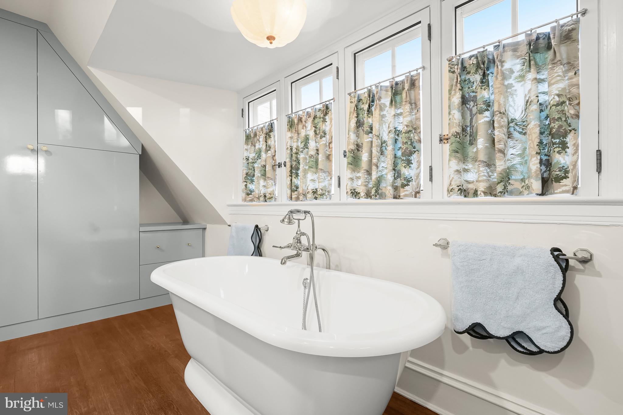 4922 ALBEMARLE STREET NW