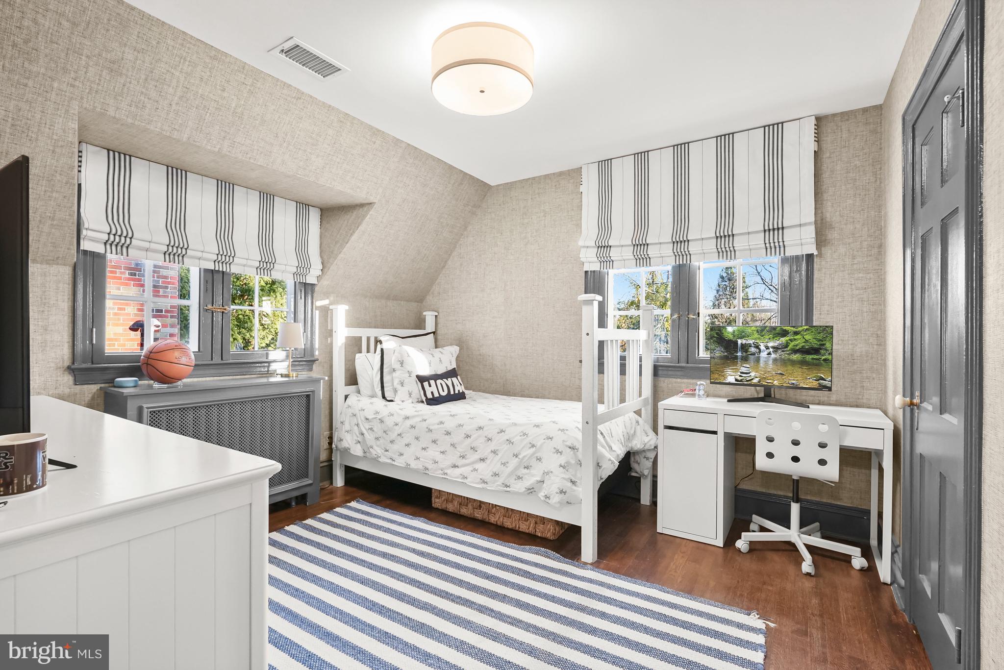 4922 ALBEMARLE STREET NW