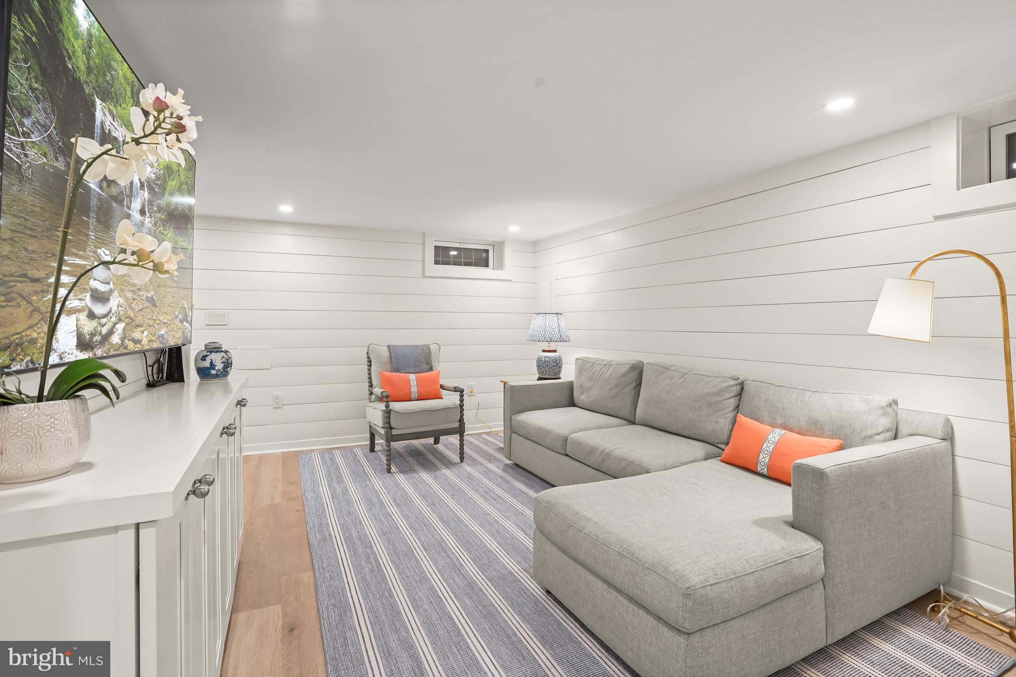 4922 ALBEMARLE STREET NW