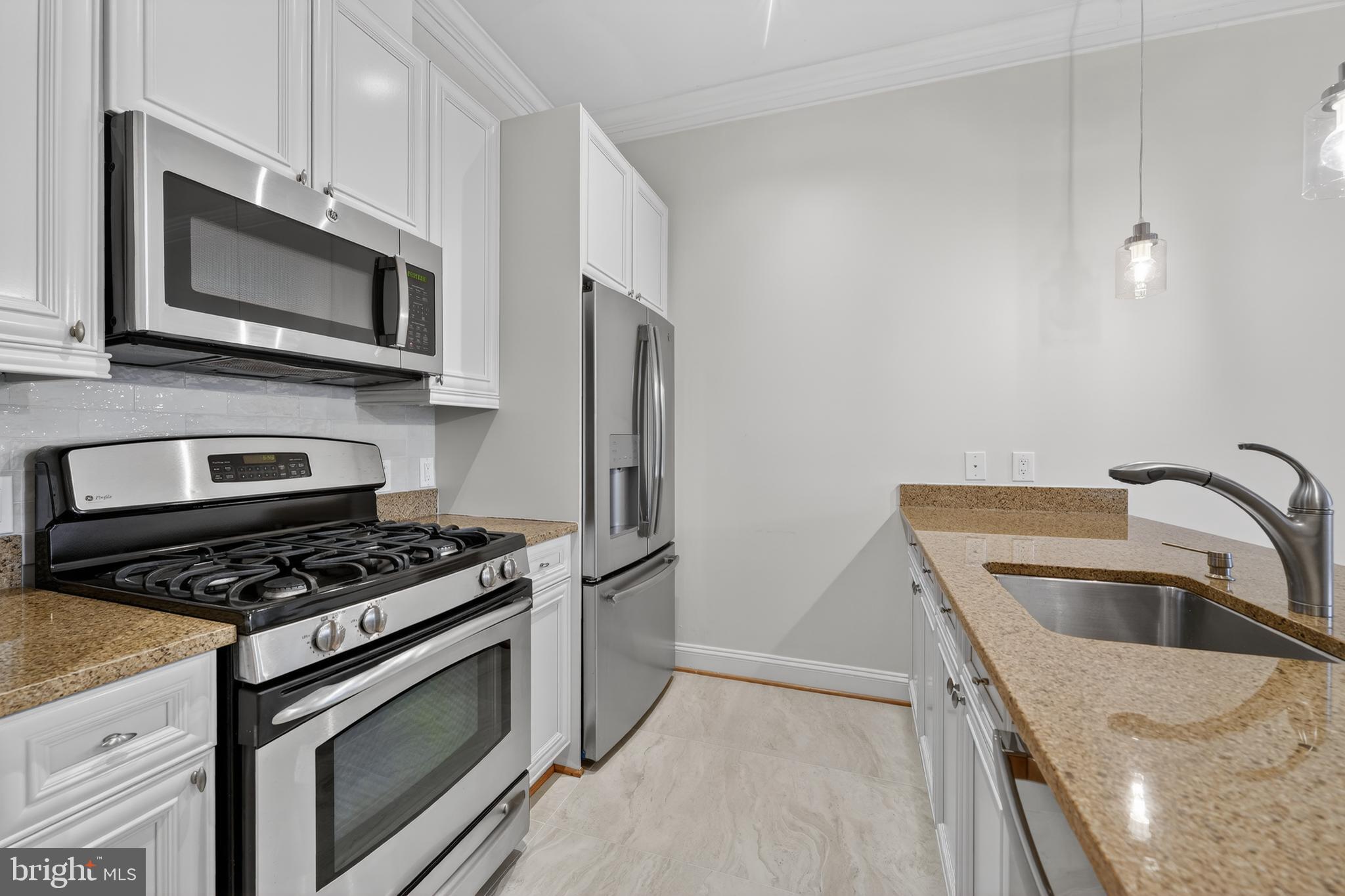 1210 R STREET NW 215