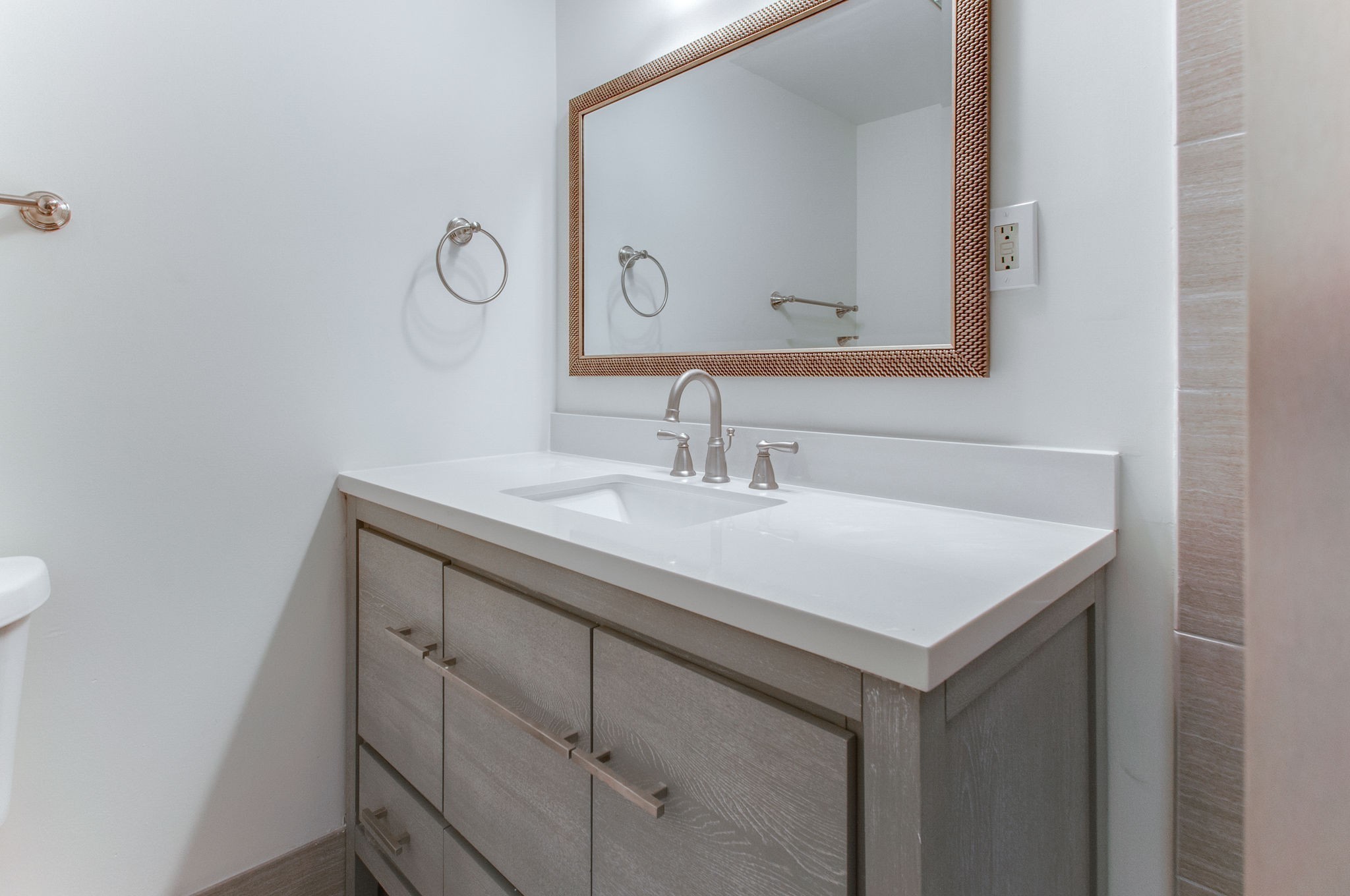 2325 Elliston Pl Unit: 303