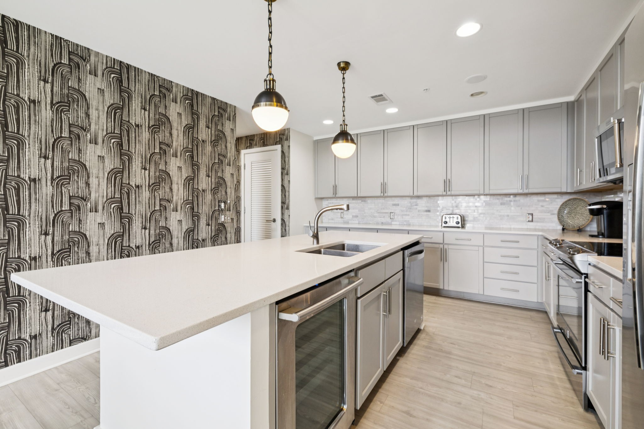 1212 Laurel St Unit: 302