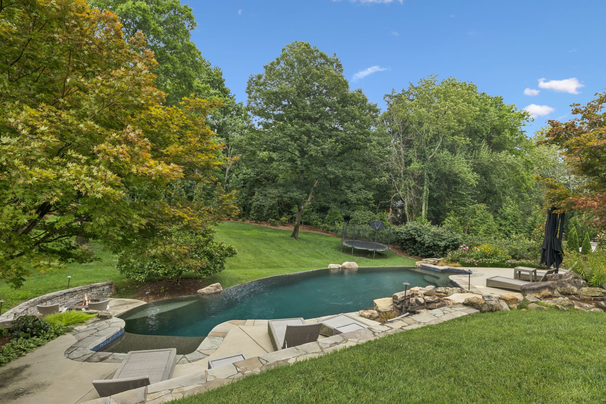 110 Woodward Hills Pl