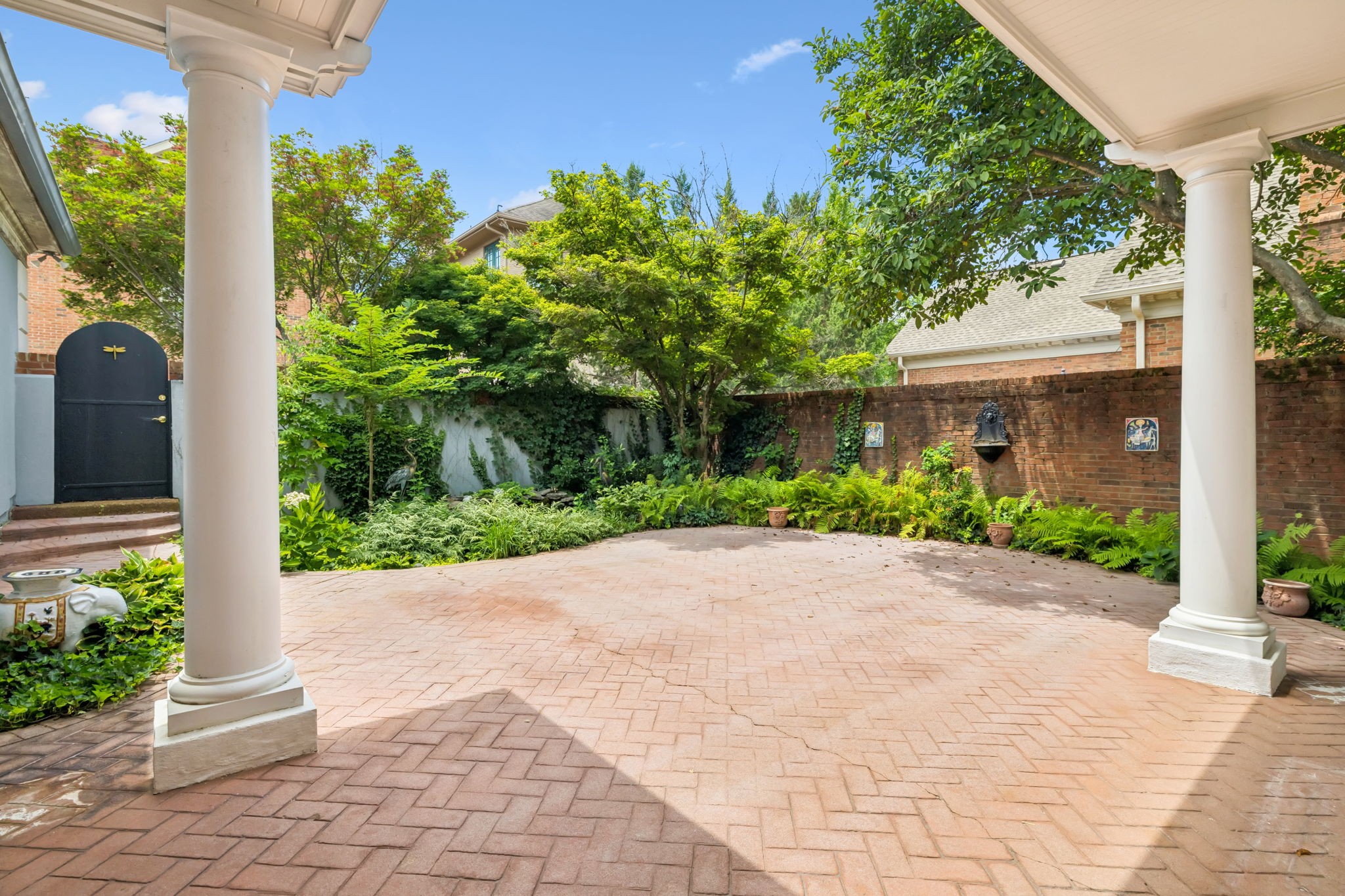 501 Belgrave Park
