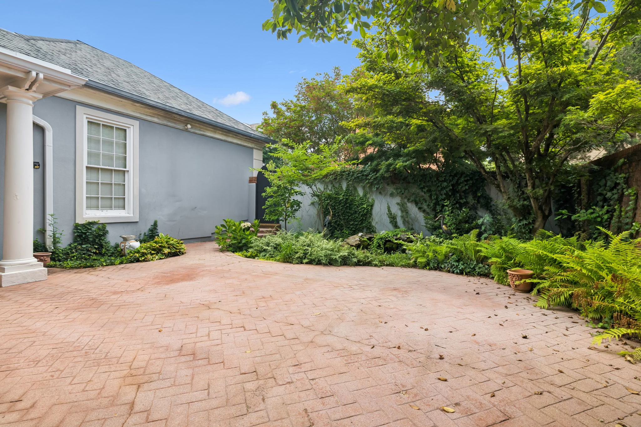 501 Belgrave Park