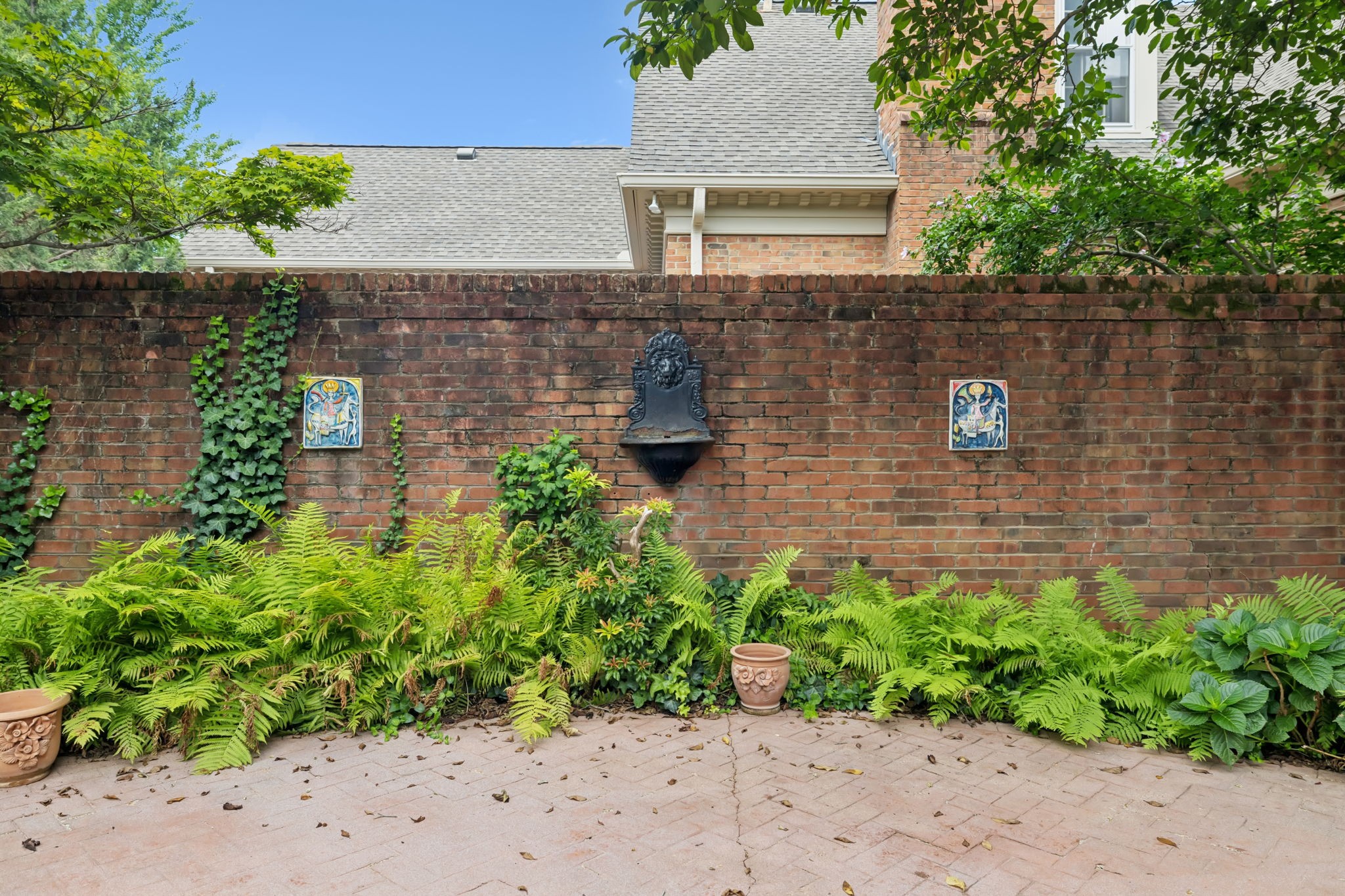 501 Belgrave Park