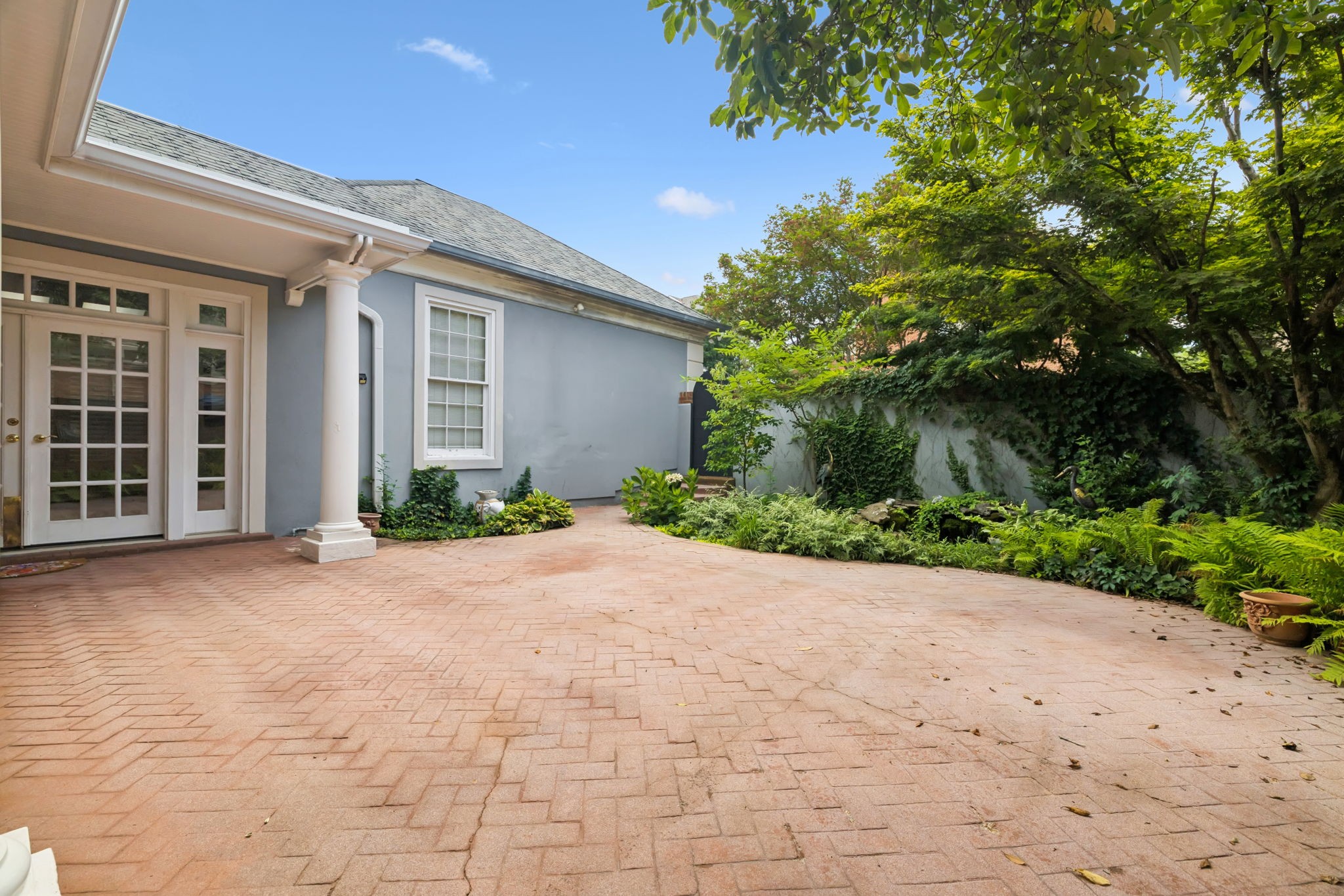 501 Belgrave Park