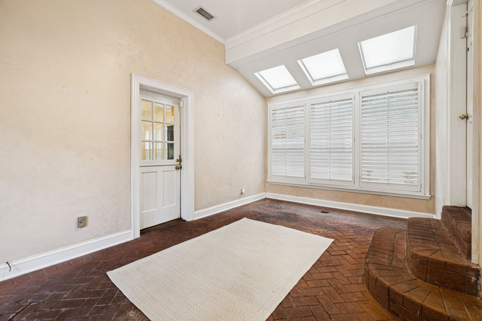 501 Belgrave Park