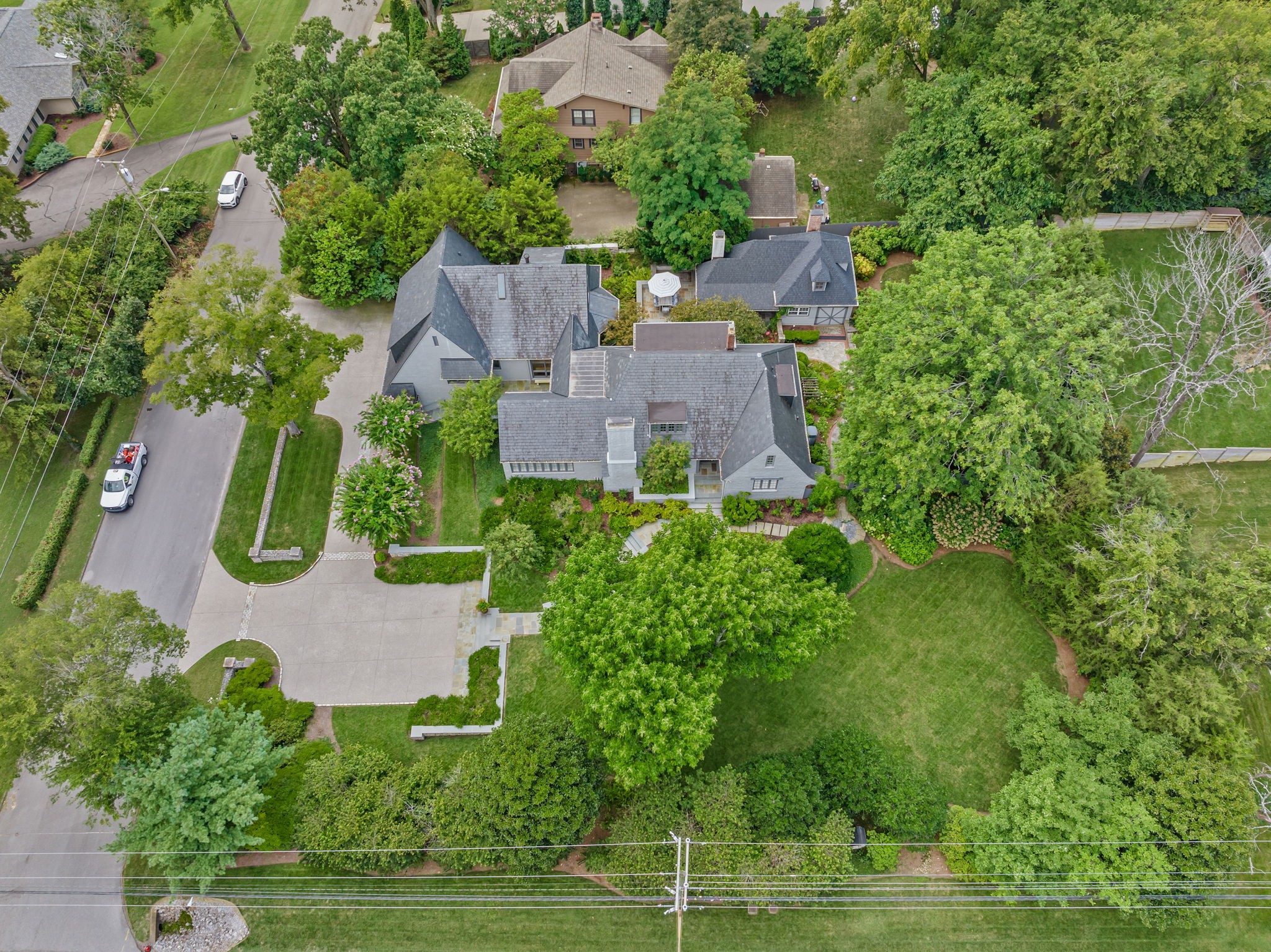 1715 Woodmont Blvd