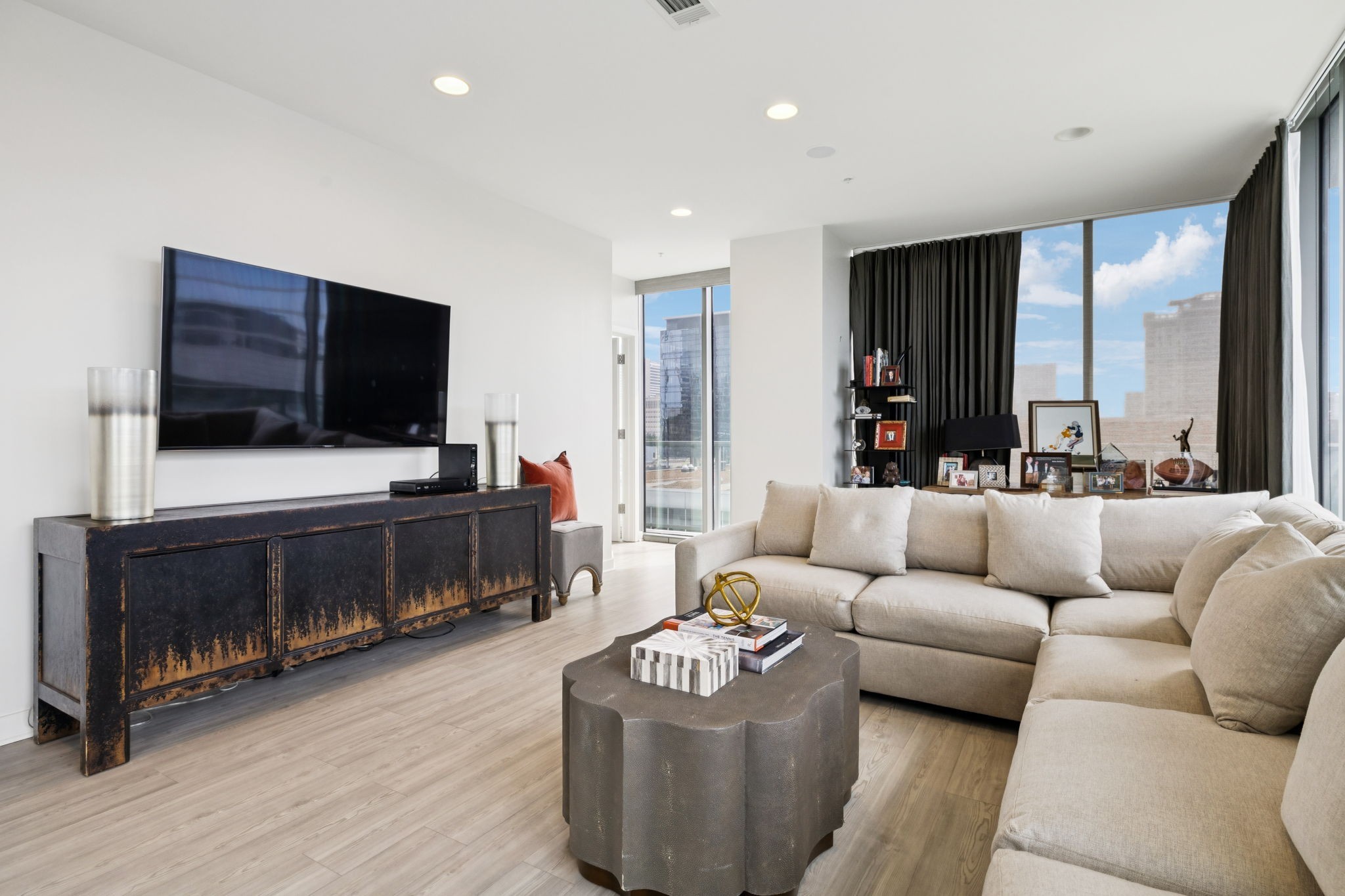 1212 Laurel St Unit: 302