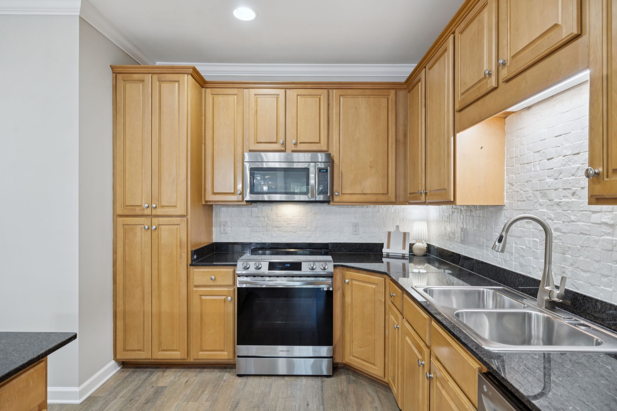 1816 Brentwood Pointe