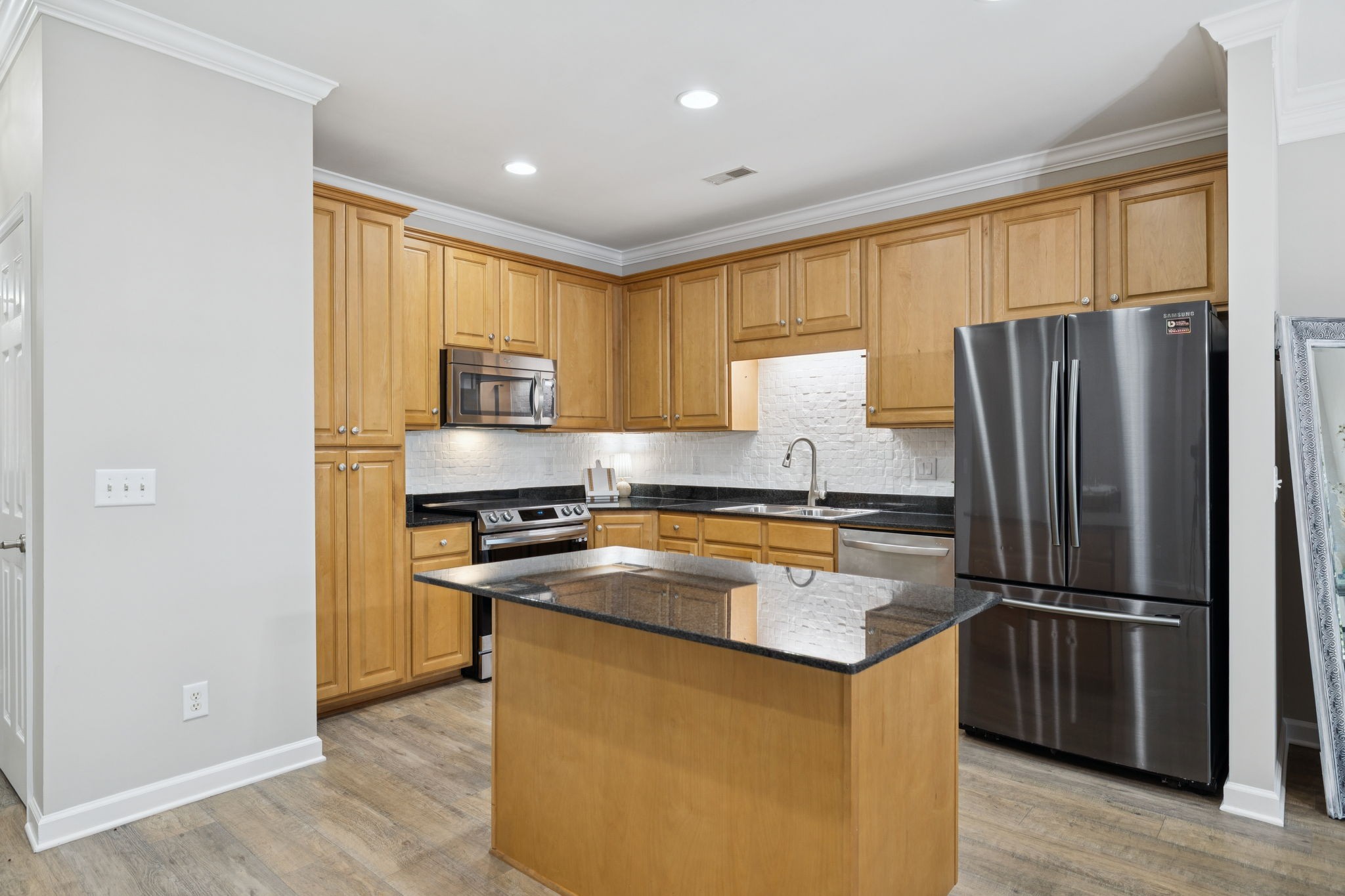 1816 Brentwood Pointe
