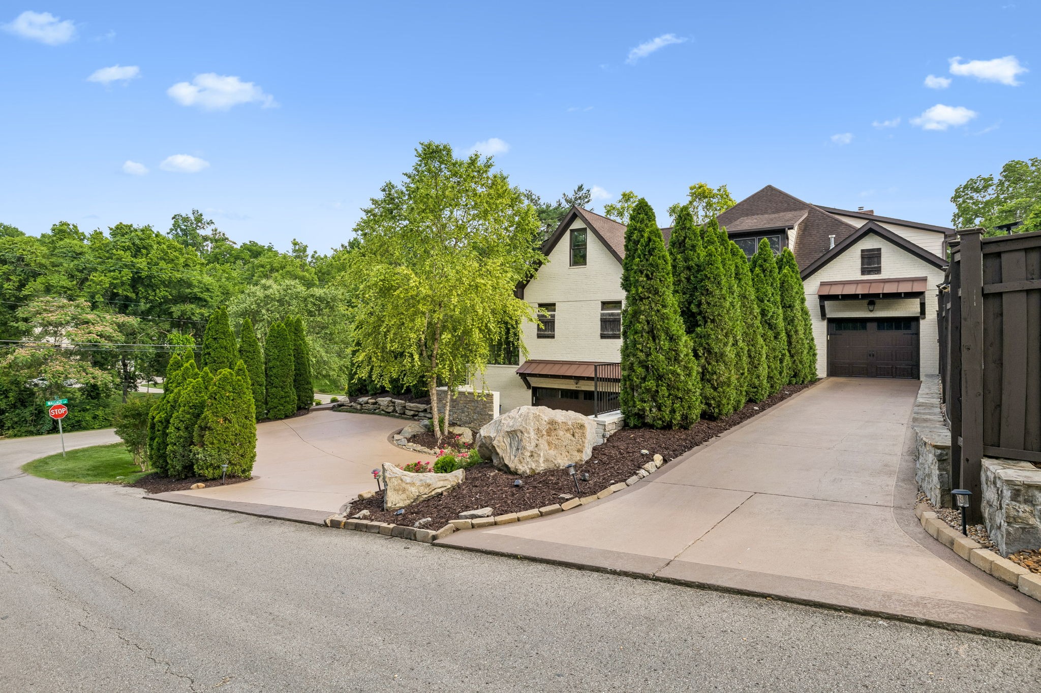 4001 Wallace Ln