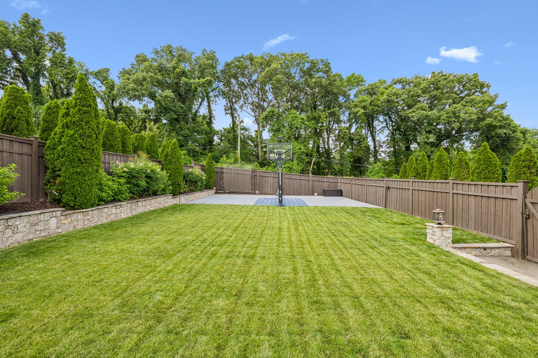 4001 Wallace Ln