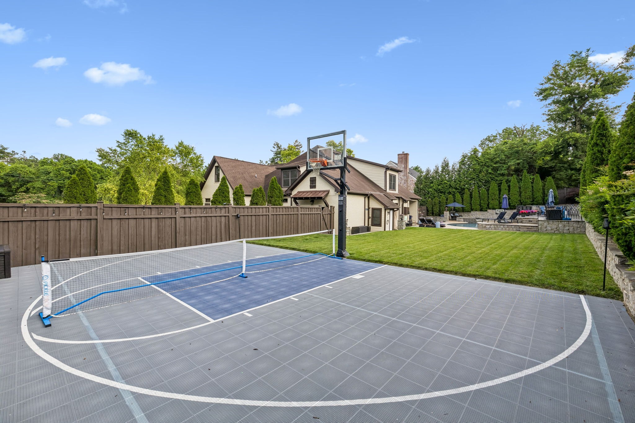 4001 Wallace Ln