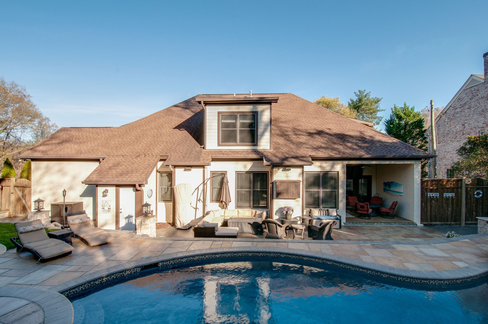 4001 Wallace Ln