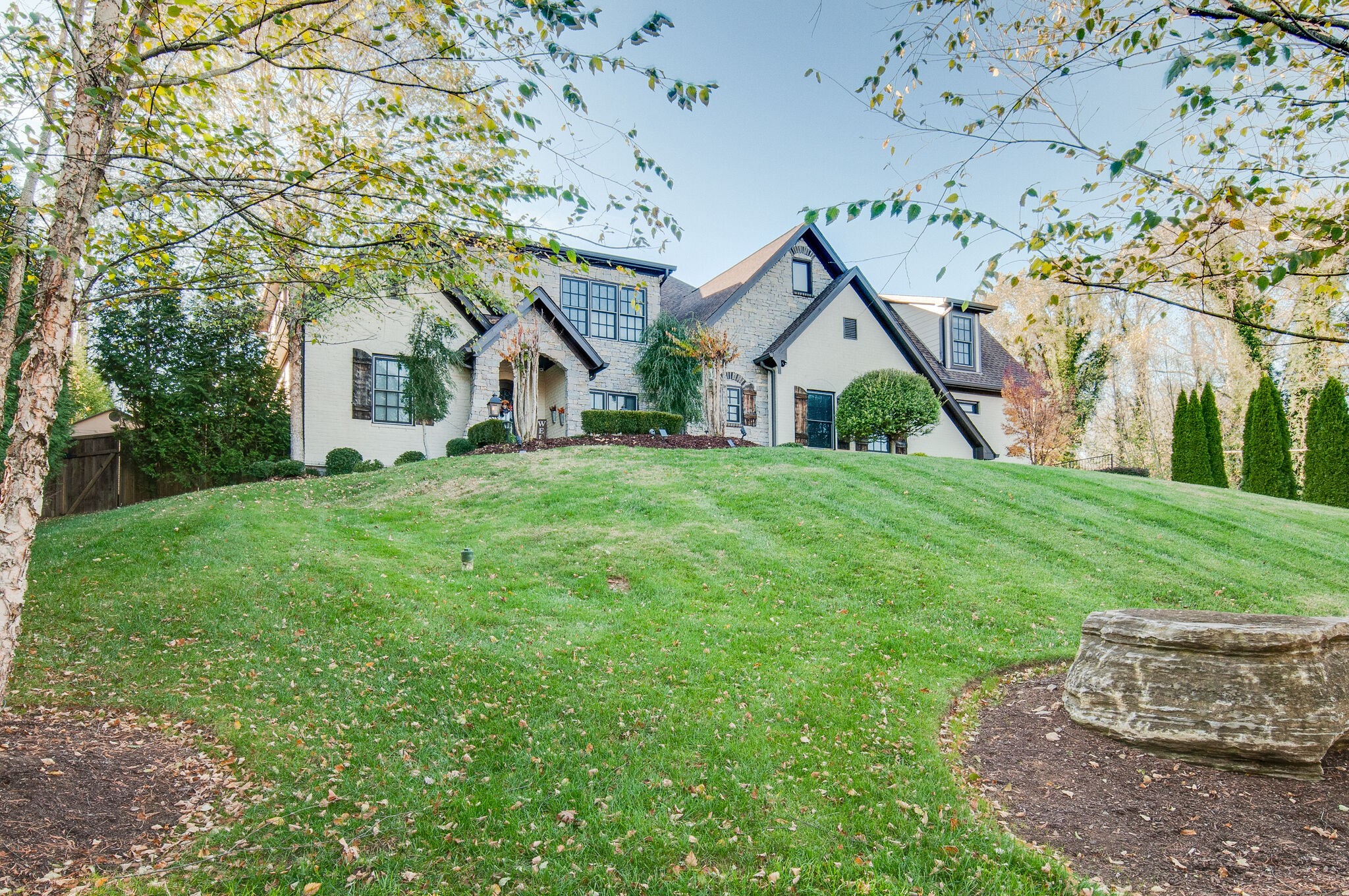 4001 Wallace Ln