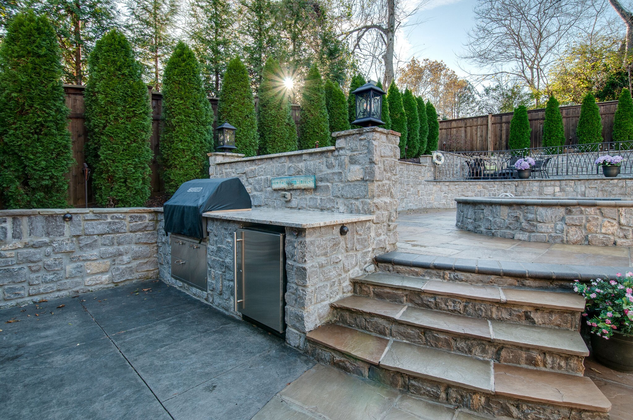 4001 Wallace Ln