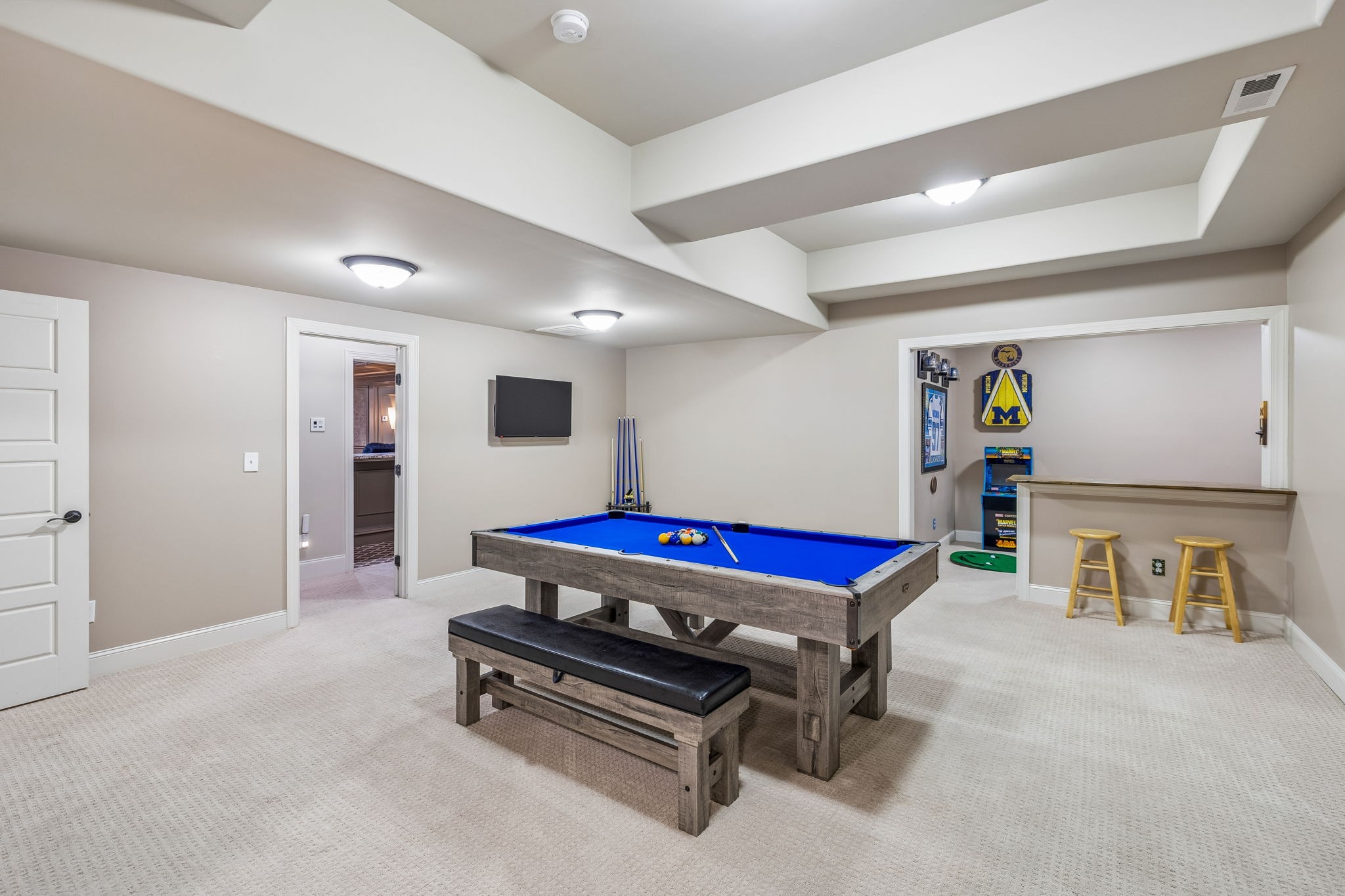 4001 Wallace Ln
