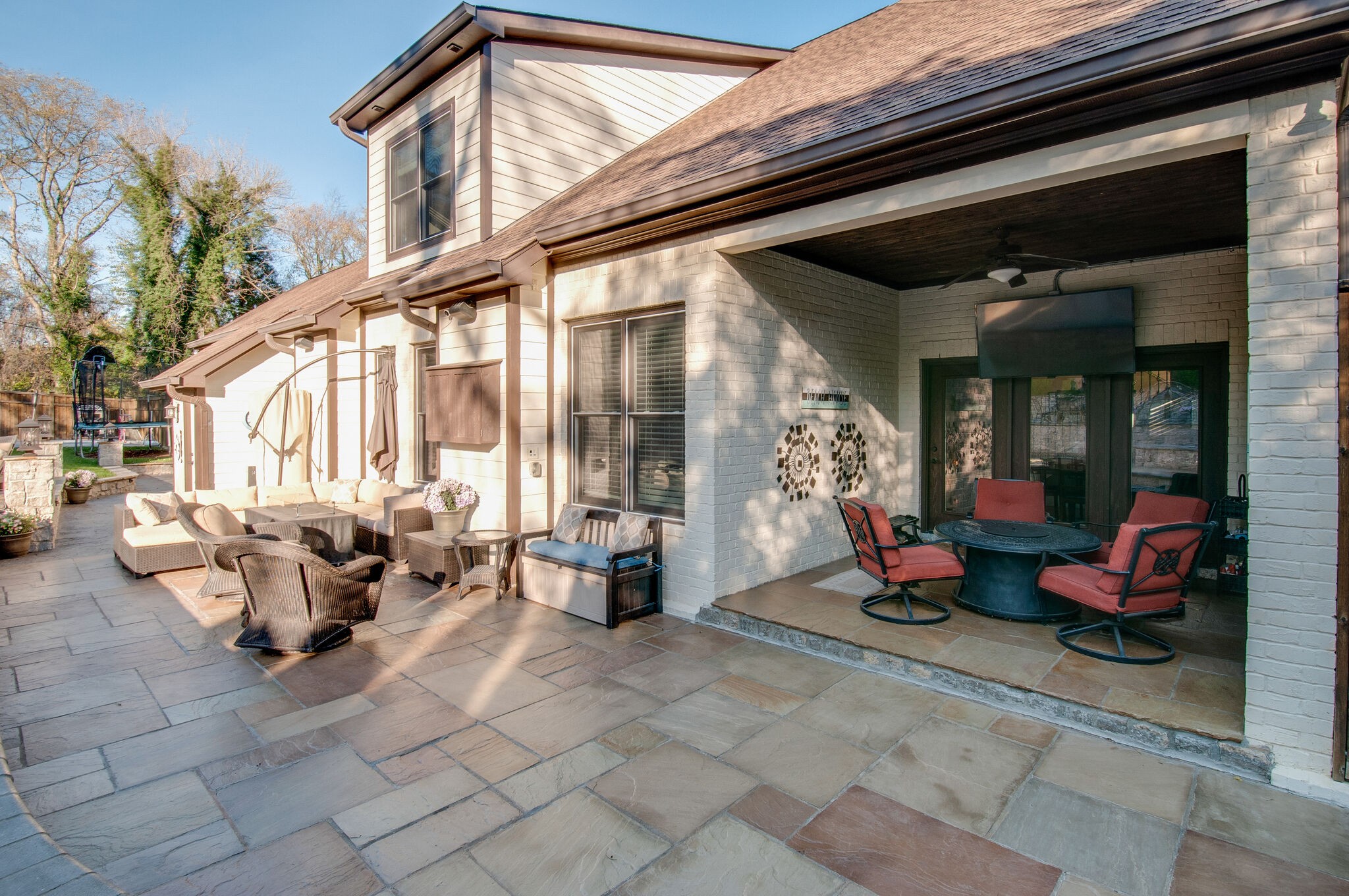 4001 Wallace Ln