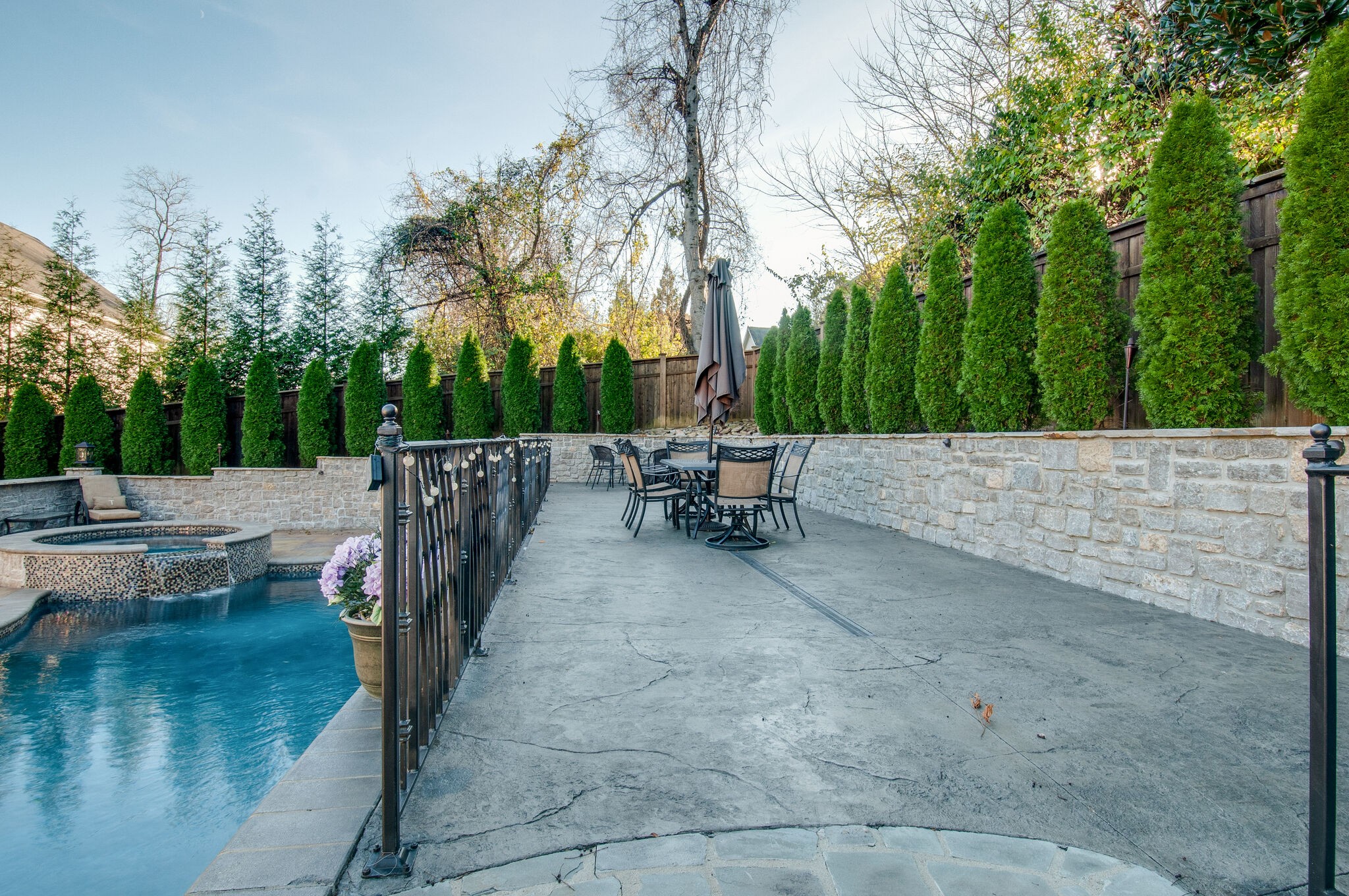 4001 Wallace Ln
