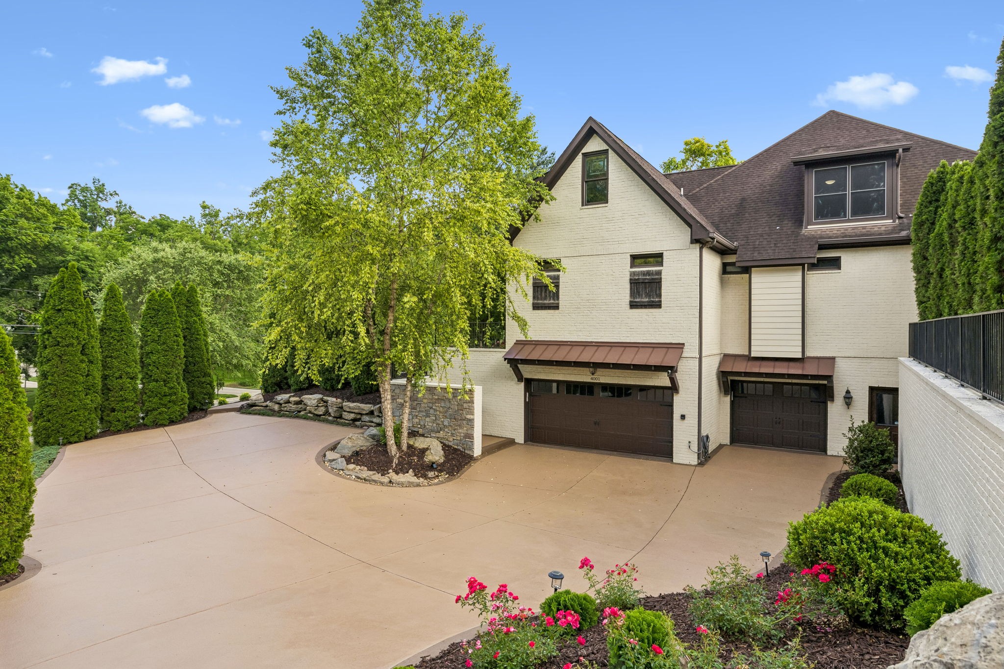 4001 Wallace Ln