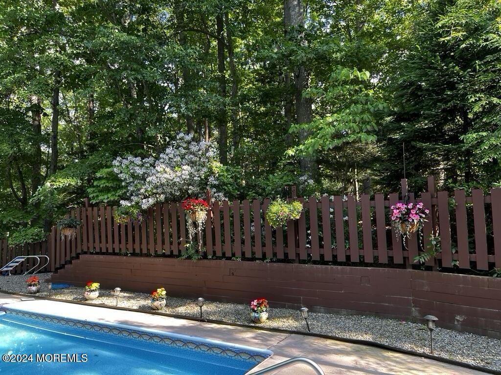 1115 Gully Road