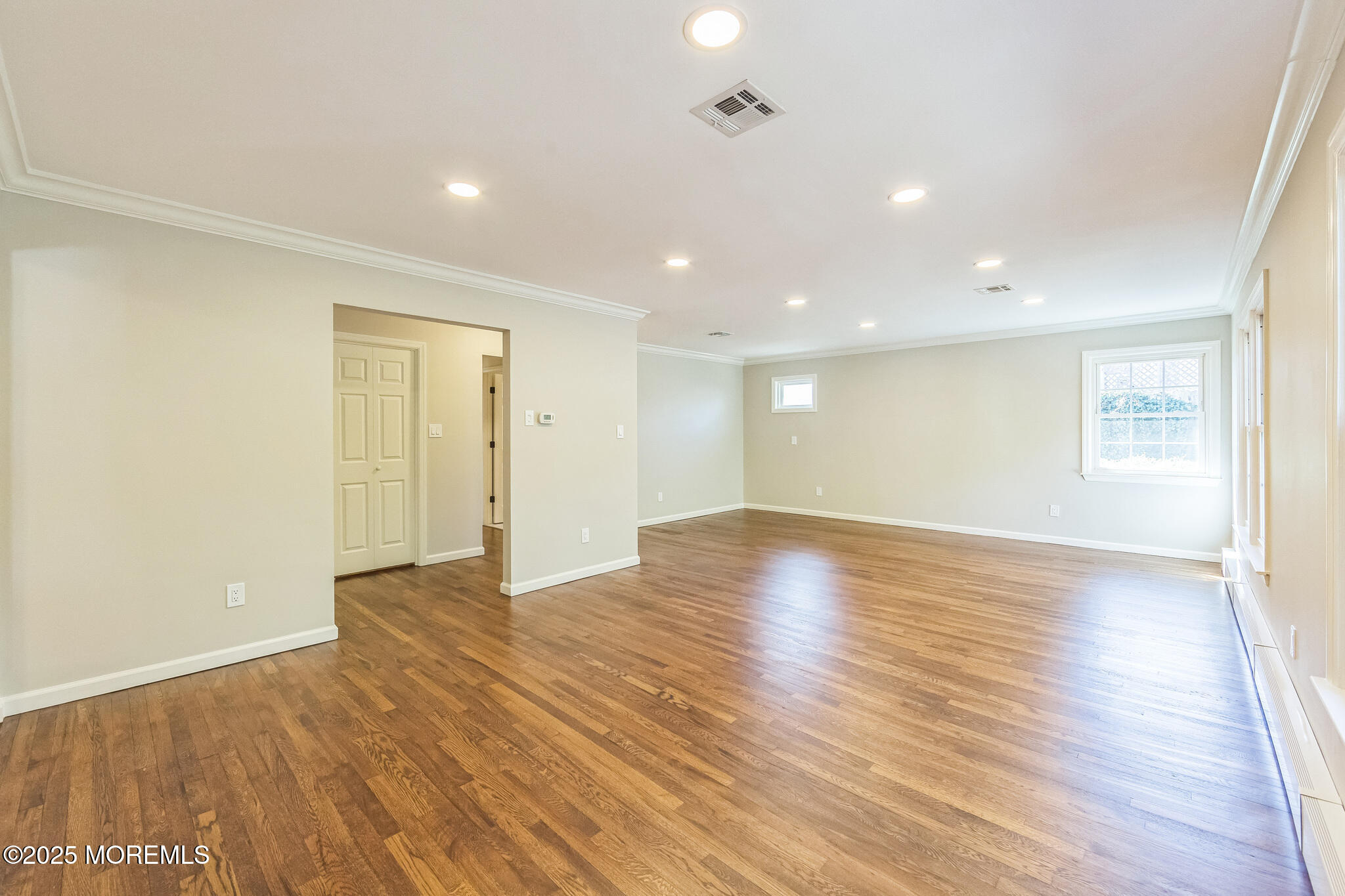 2093 Crestwood Drive
