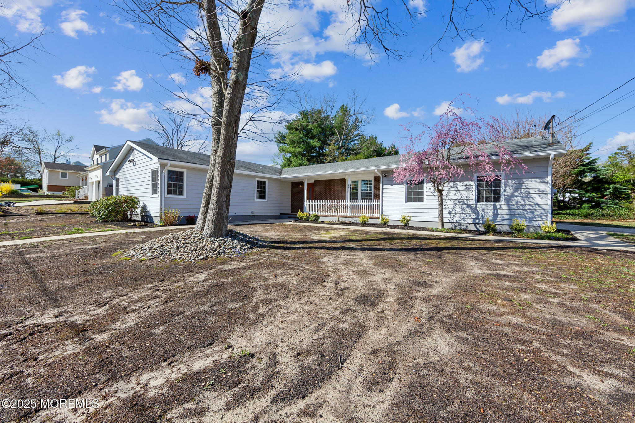 2093 Crestwood Drive