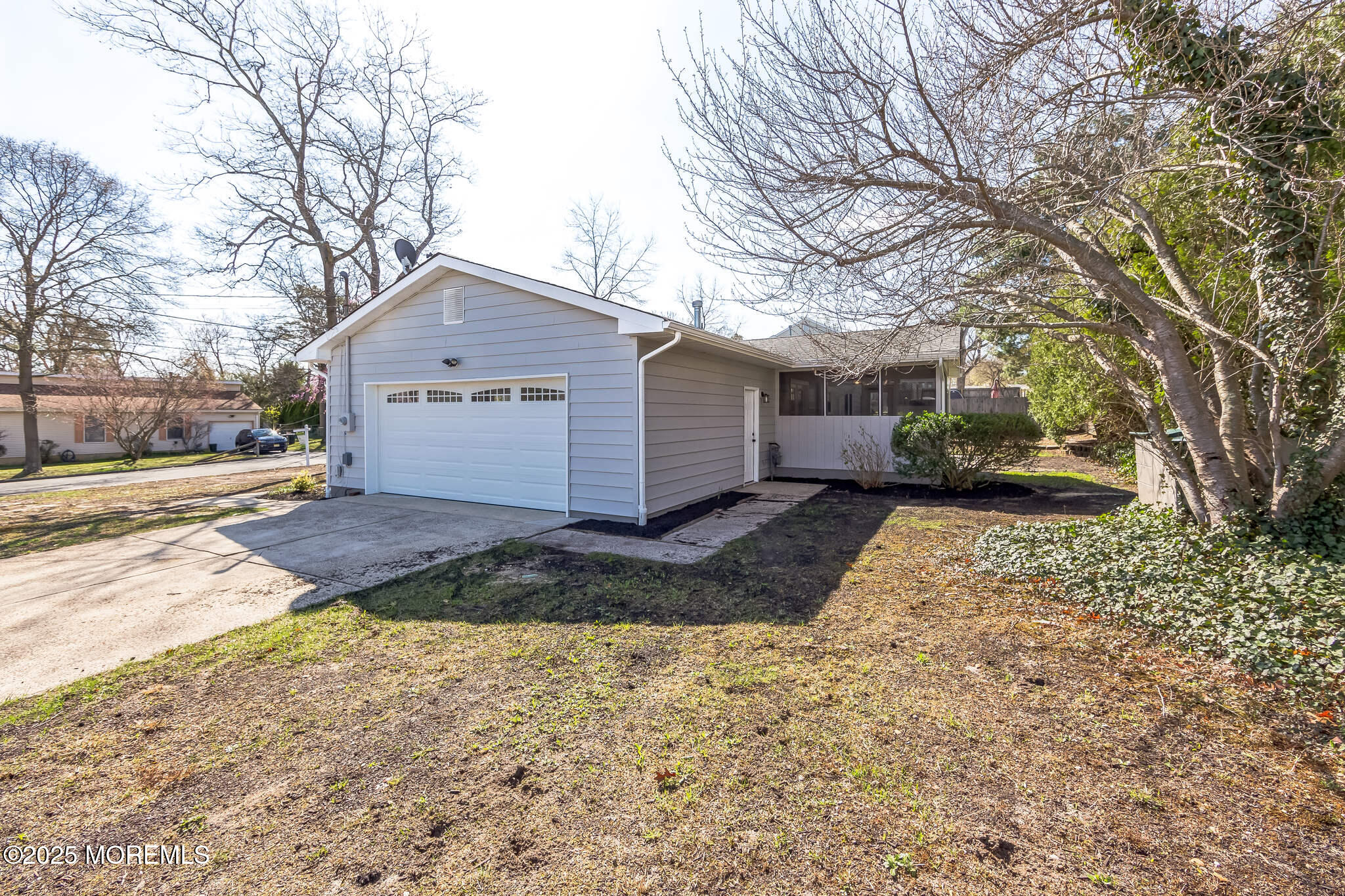 2093 Crestwood Drive