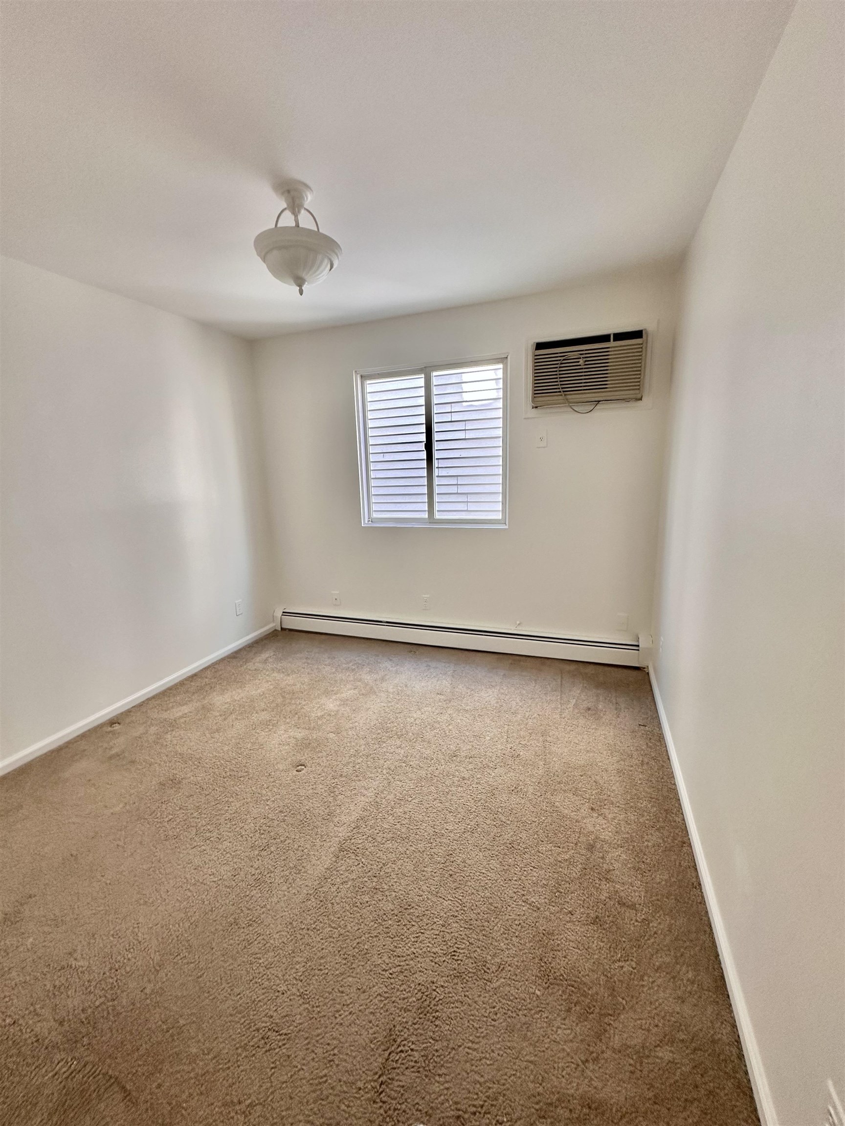 226 49TH ST Unit: 4