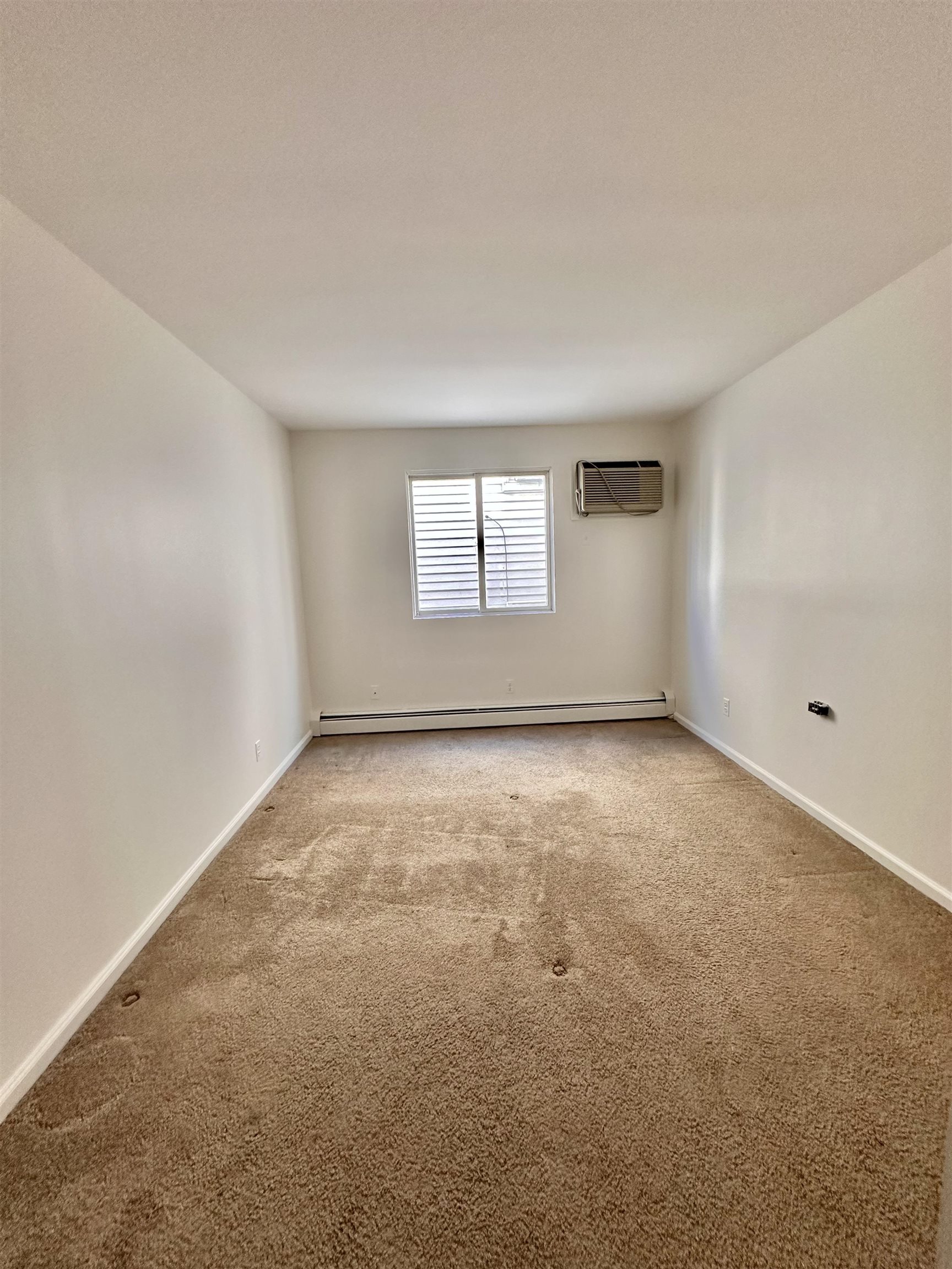 226 49TH ST Unit: 4
