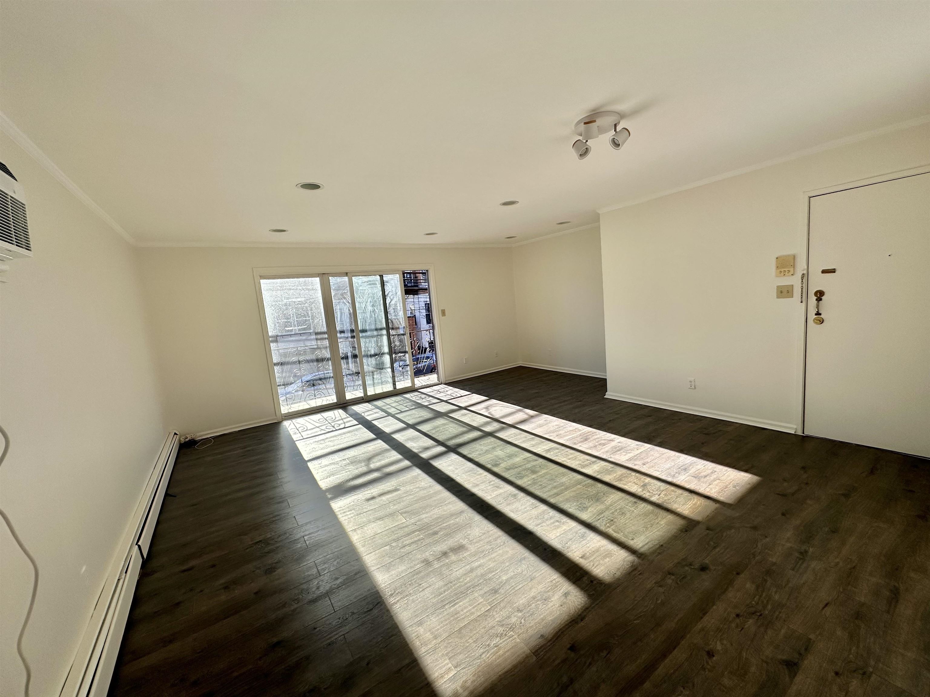 226 49TH ST Unit: 4