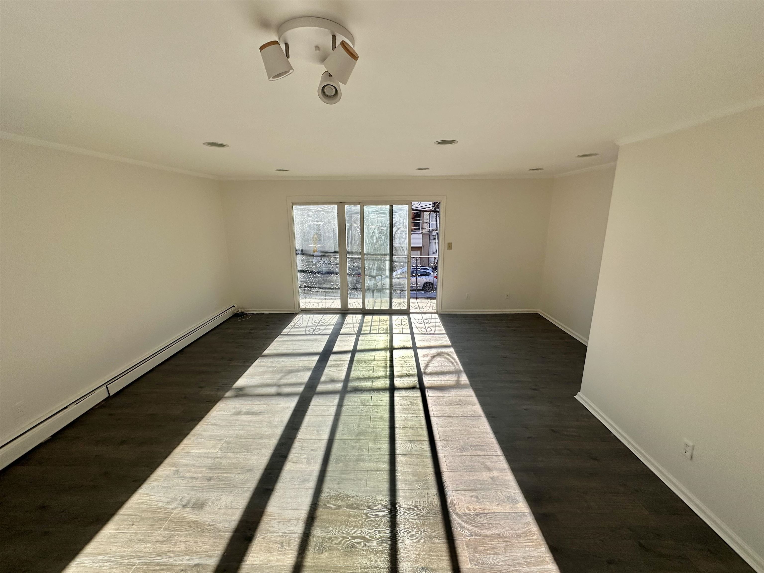 226 49TH ST Unit: 4