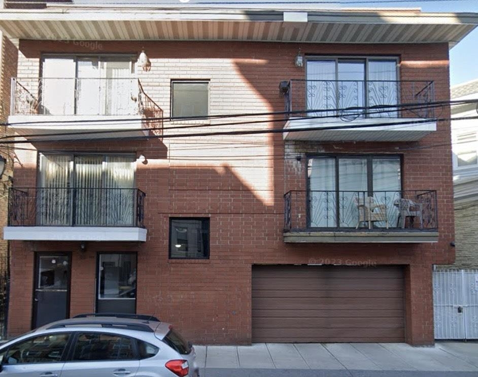 226 49TH ST Unit: 4