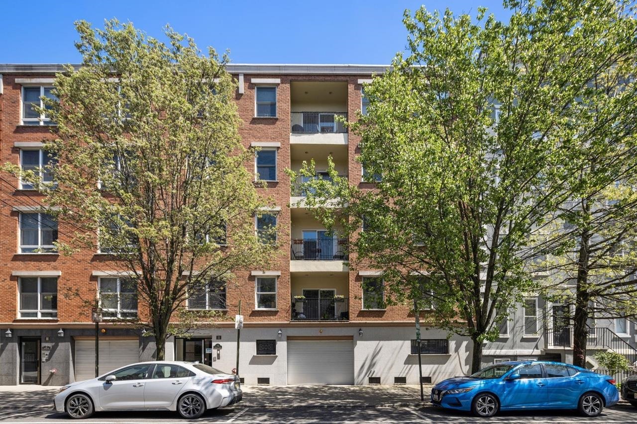113 MADISON ST Unit: 3E