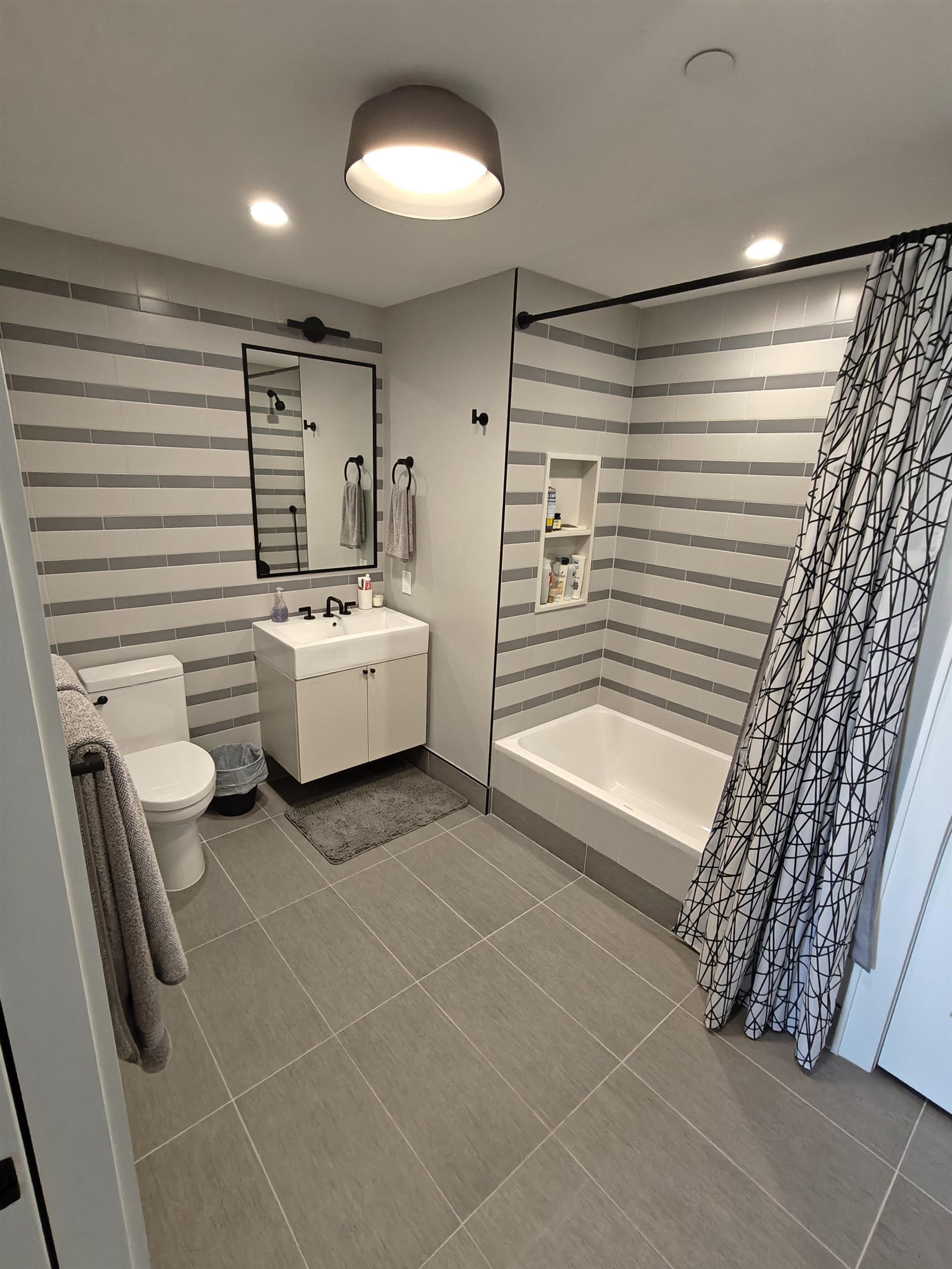 366 6TH ST Unit: 601