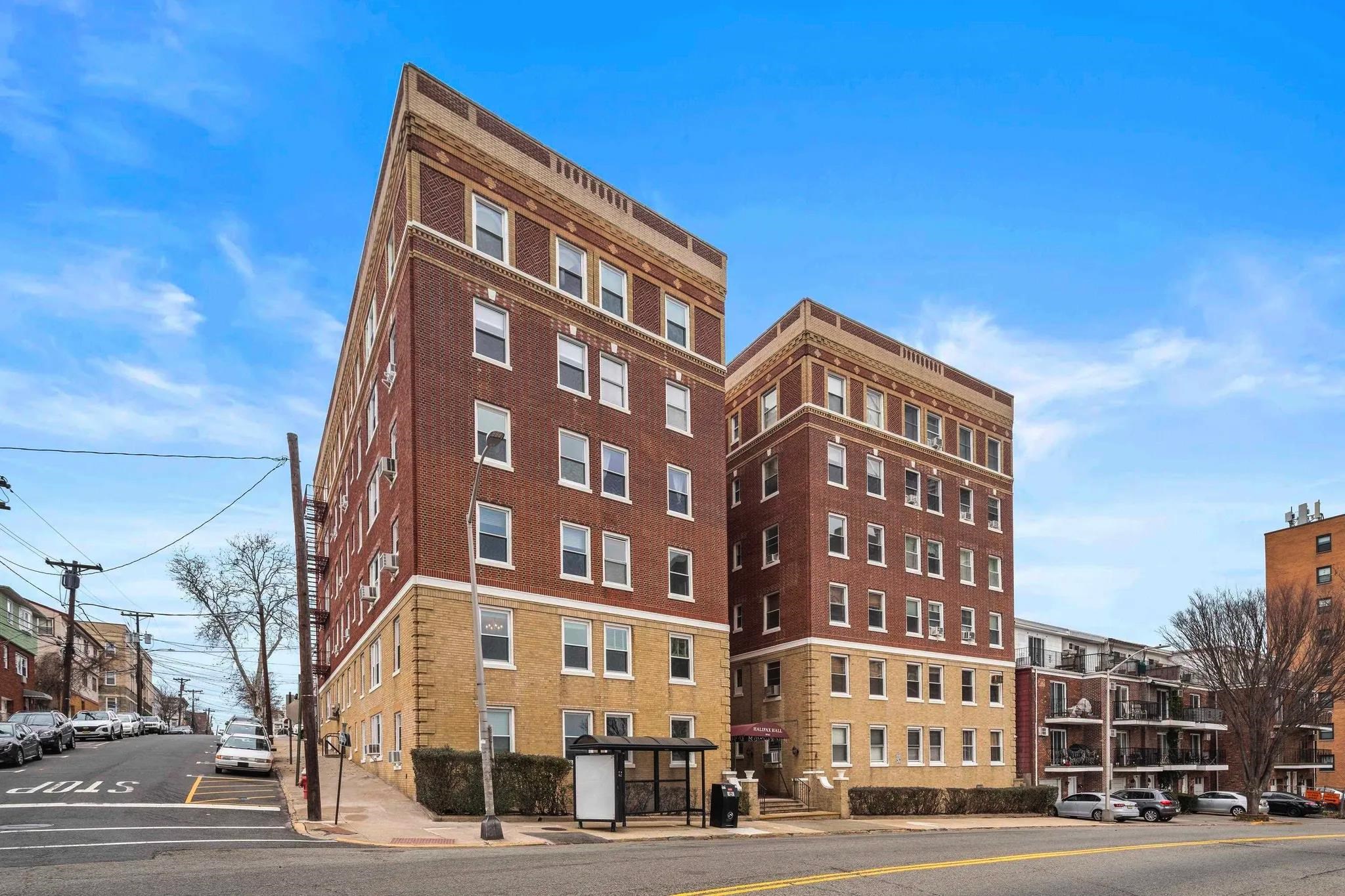 6701 BLVD EAST Unit: C7
