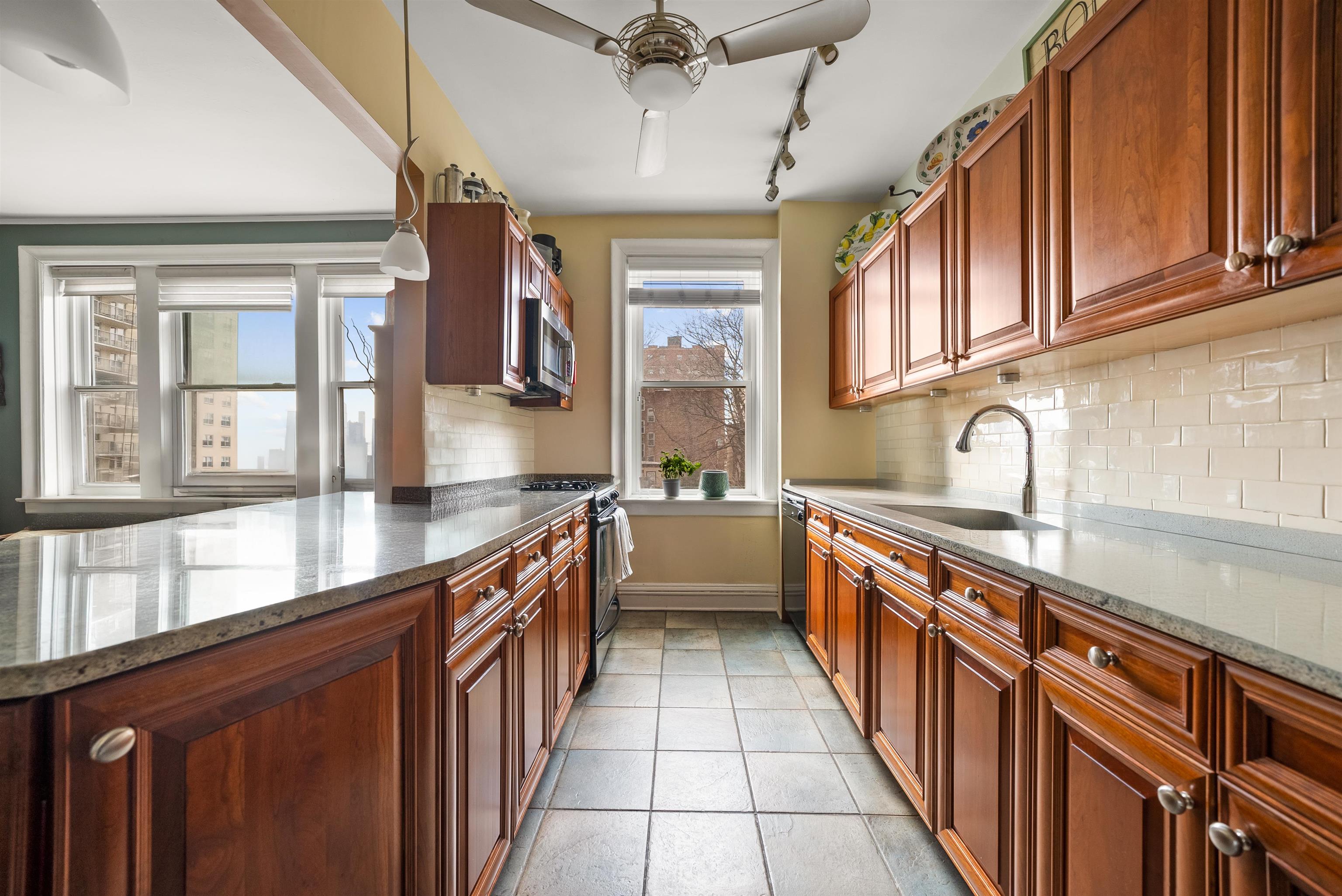 6701 BLVD EAST Unit: C7
