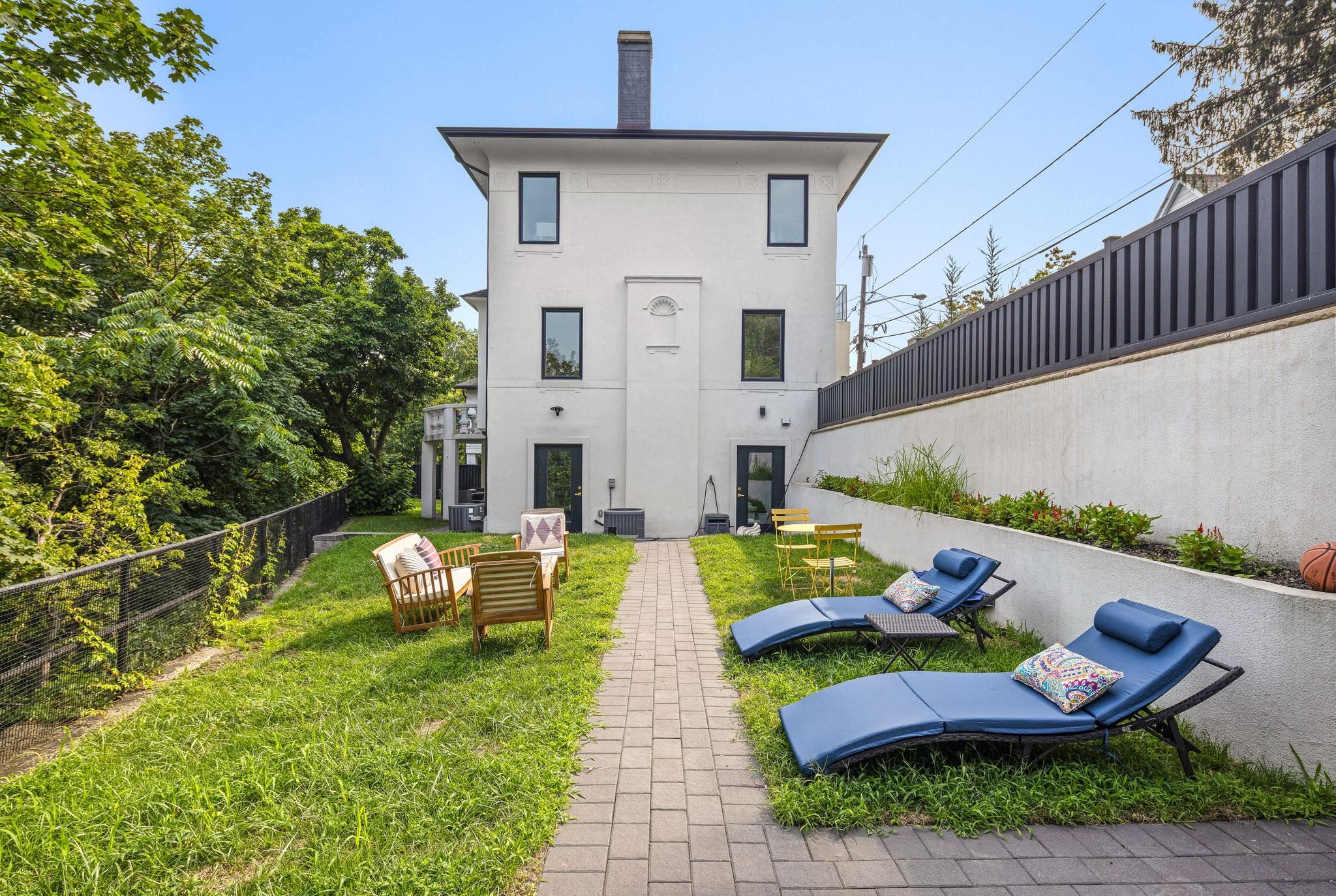 88 STERLING AVE