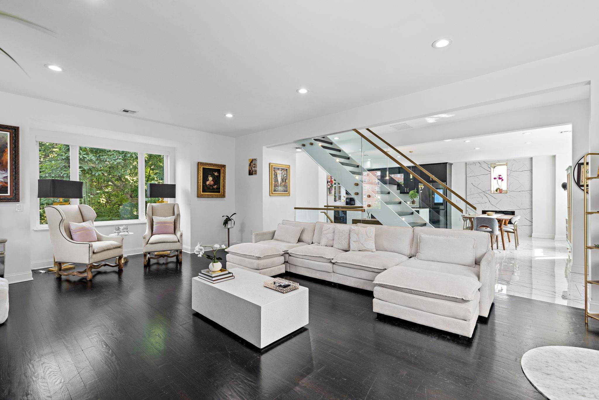88 STERLING AVE