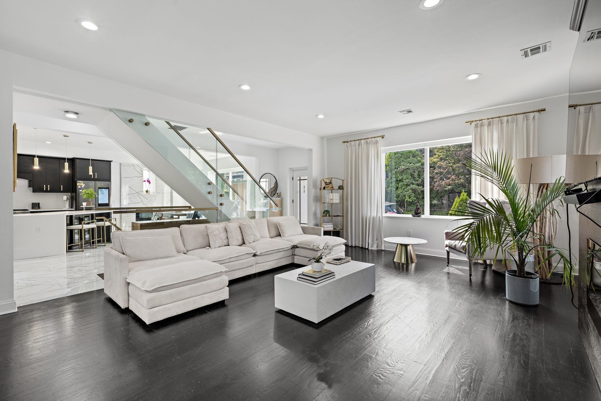 88 STERLING AVE