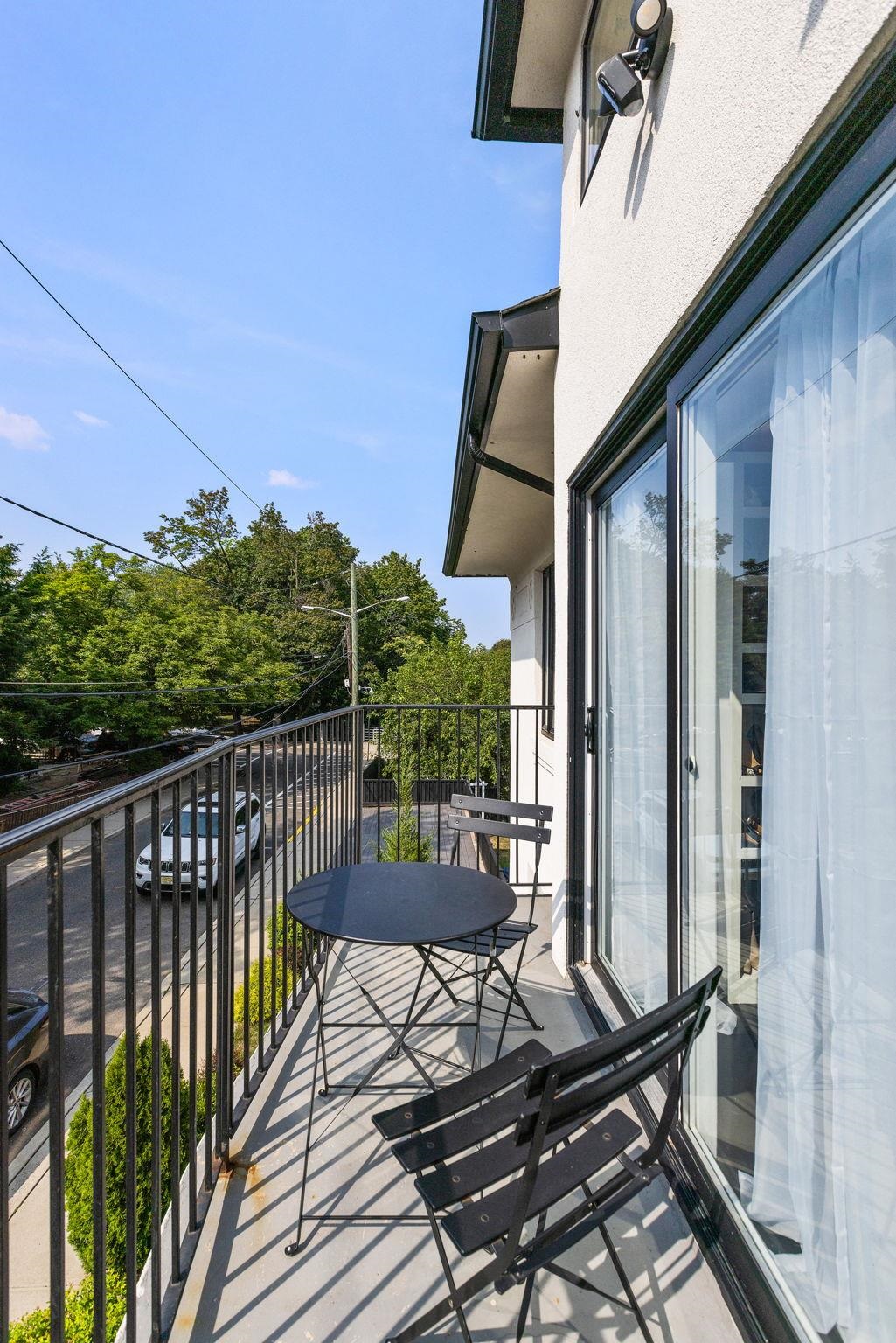 88 STERLING AVE