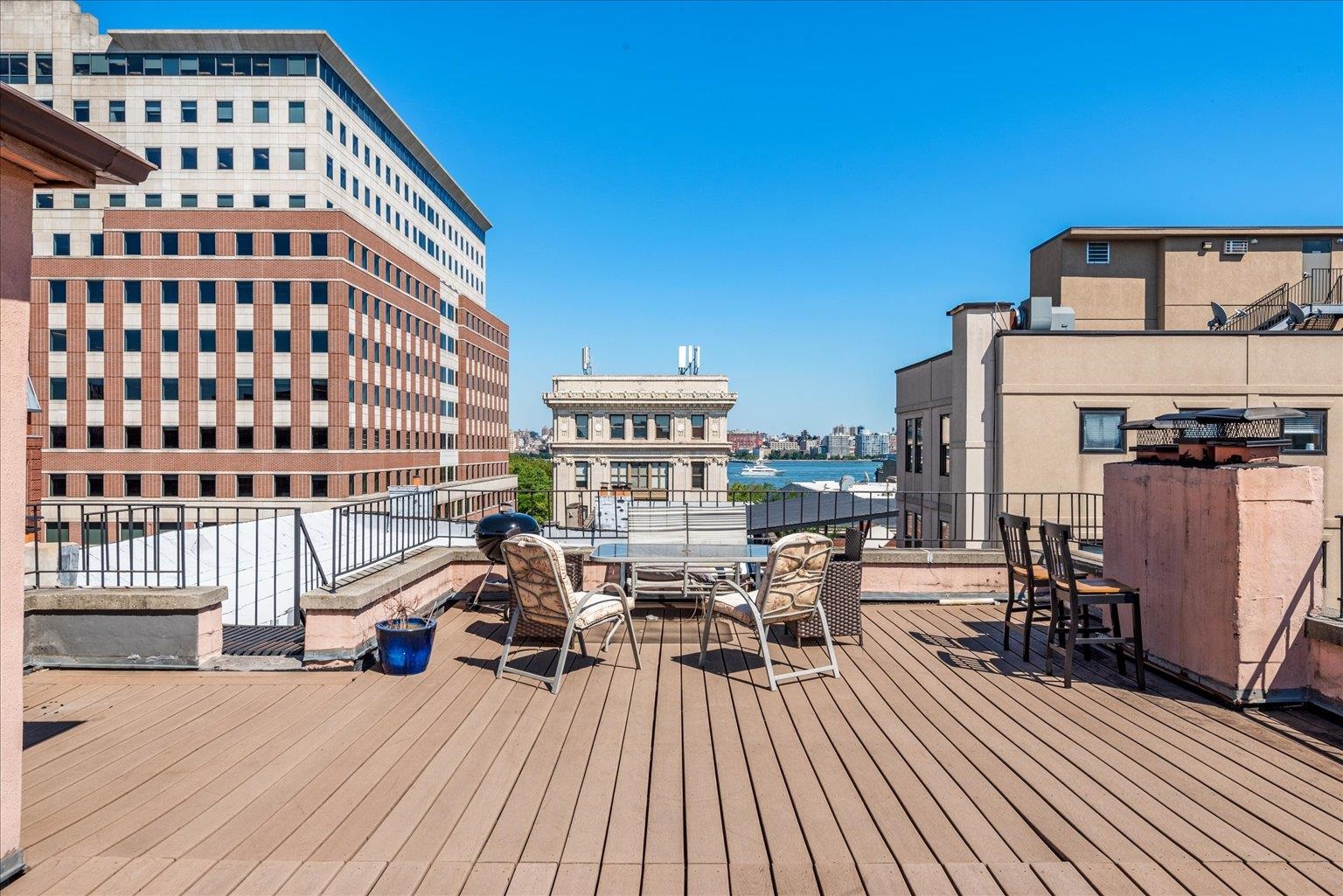 41-43 1ST ST Unit: 1G